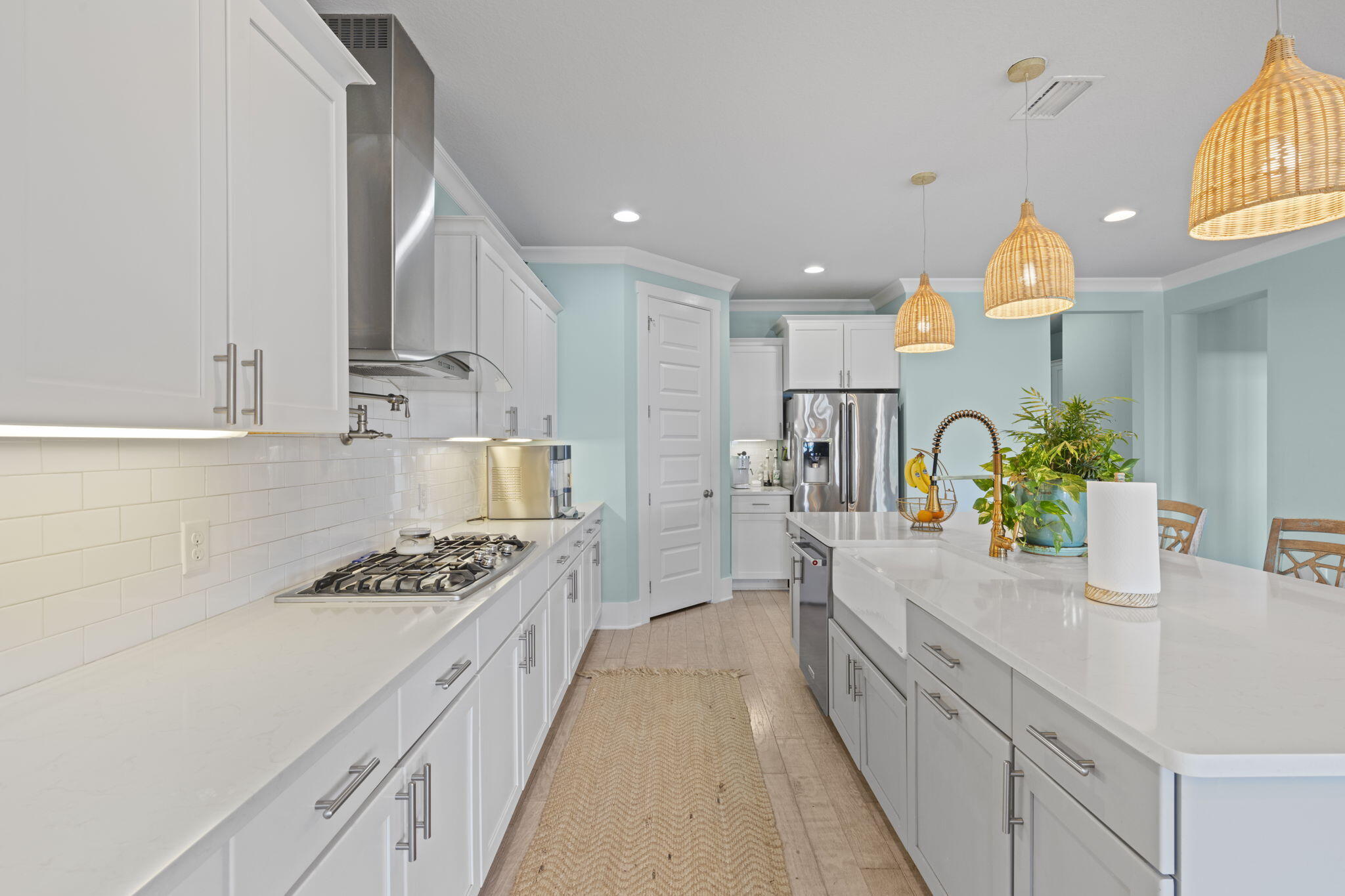 WHISPER BAY - Residential