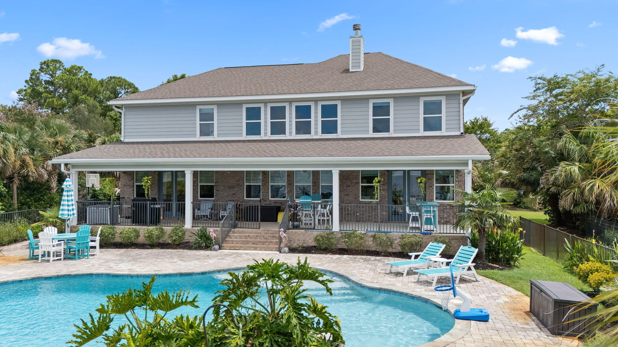 WHISPER BAY - Residential