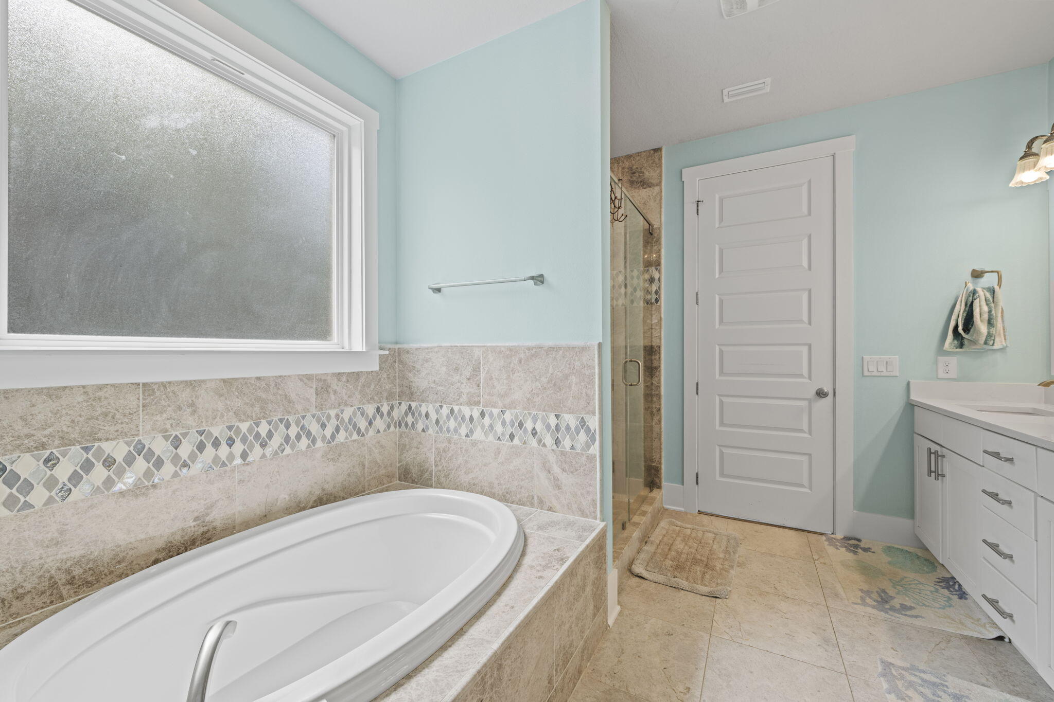 WHISPER BAY - Residential