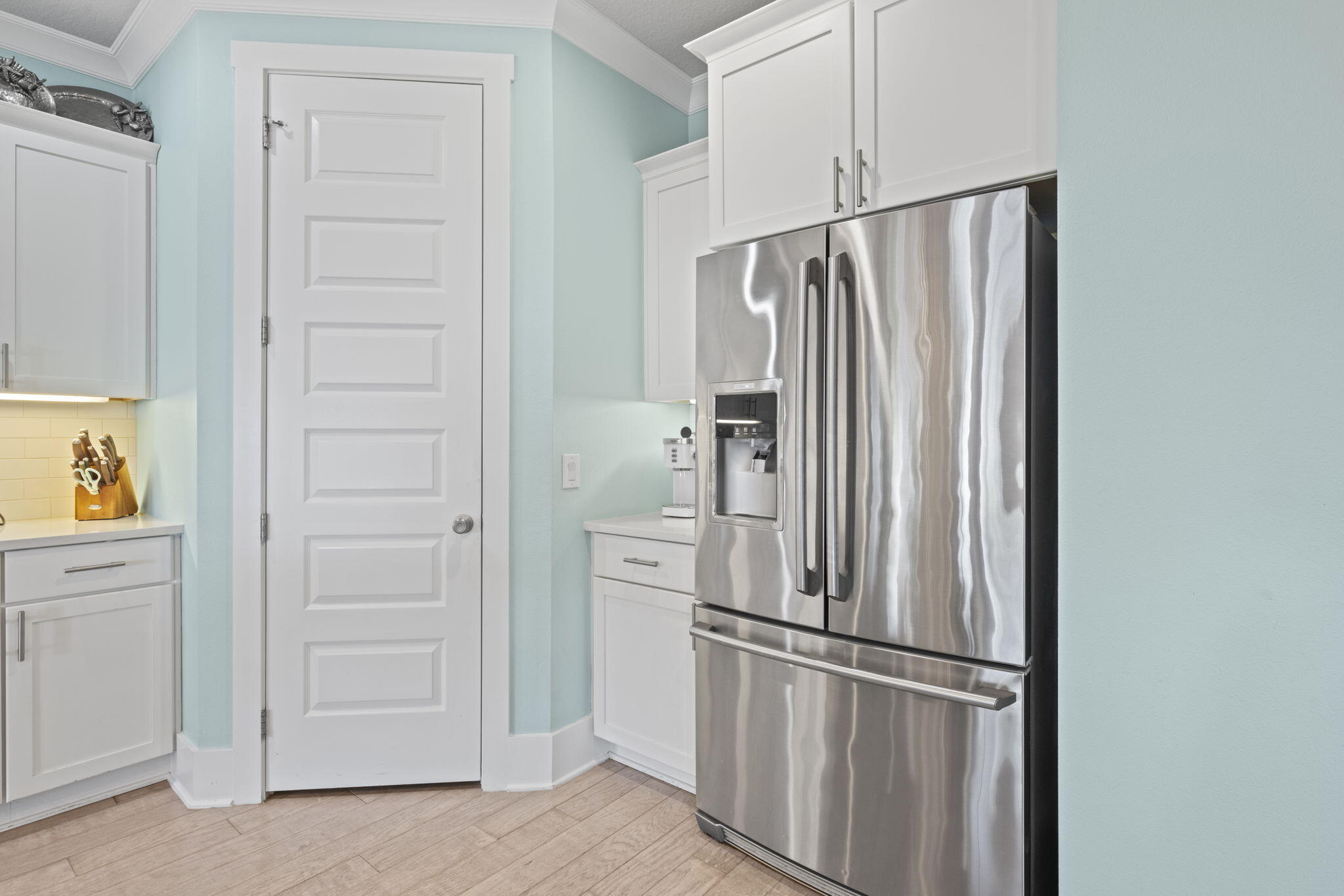 WHISPER BAY - Residential