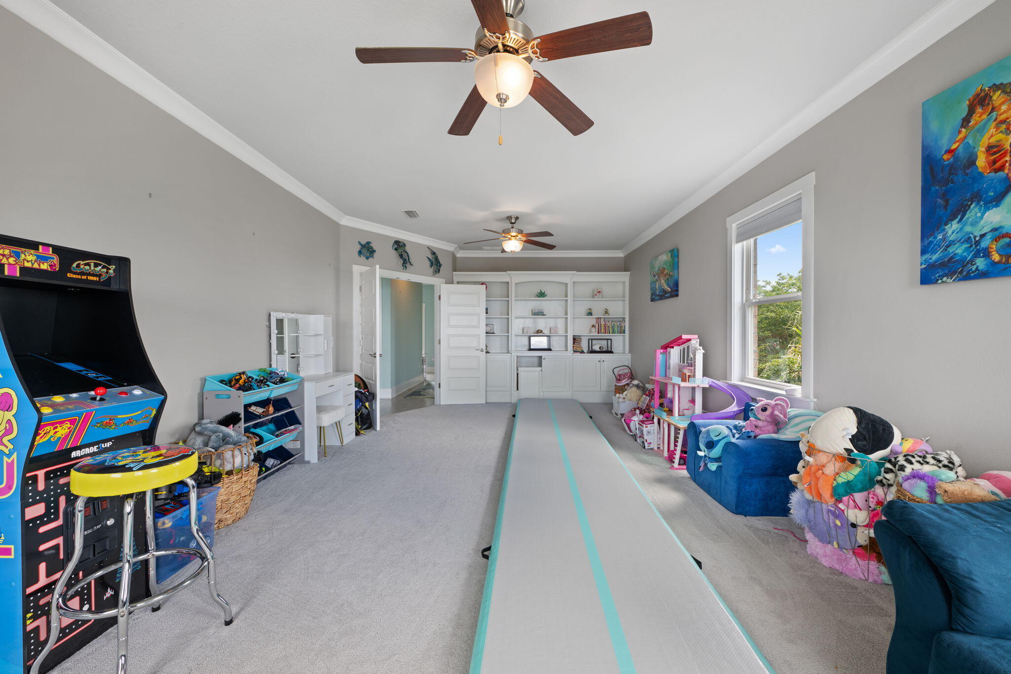 WHISPER BAY - Residential