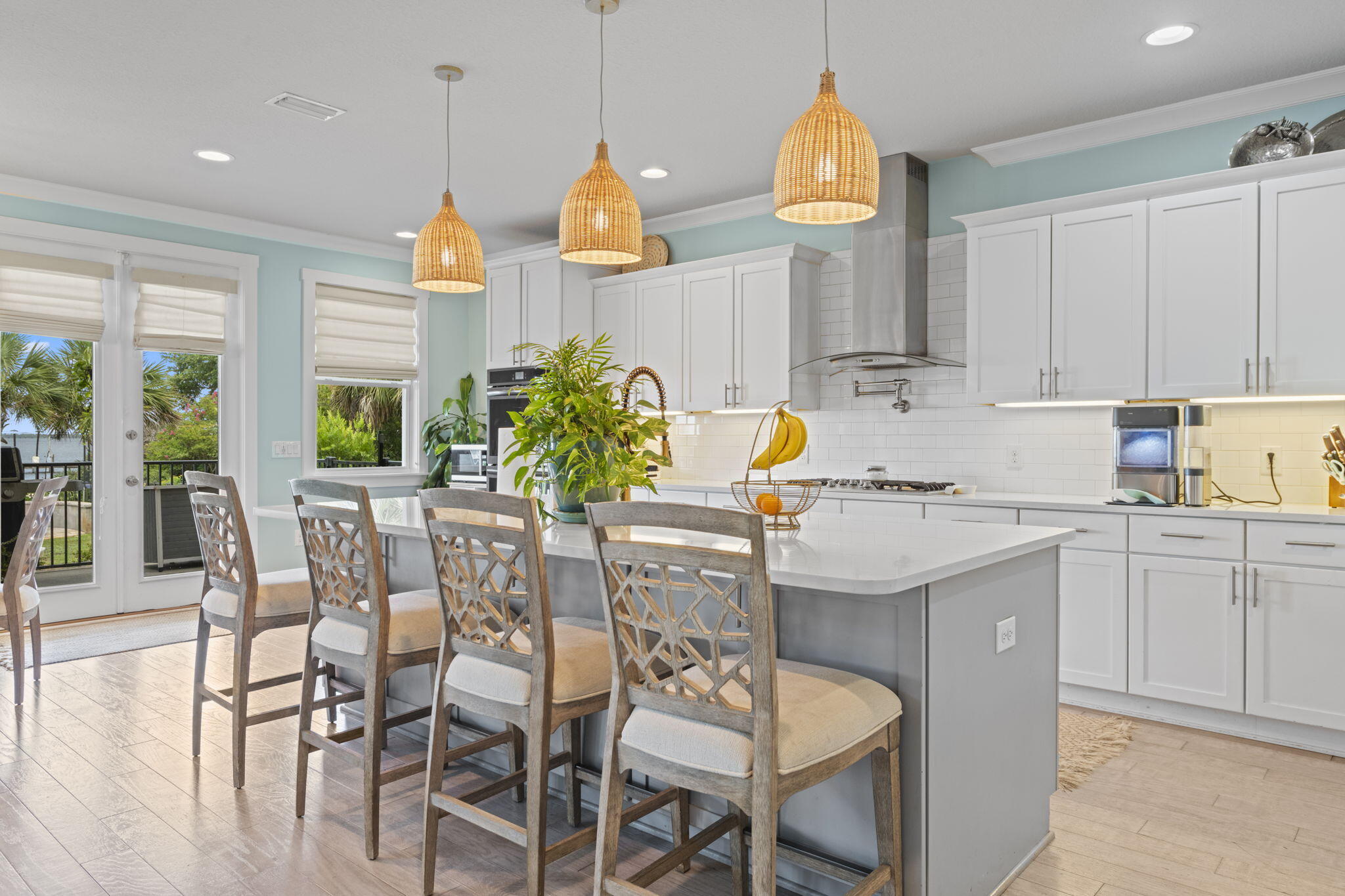 WHISPER BAY - Residential