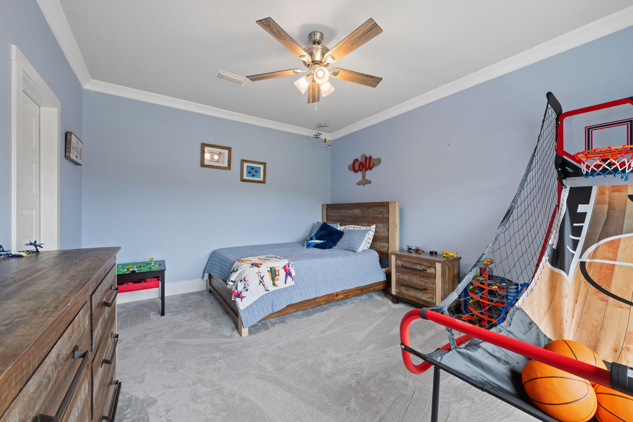 WHISPER BAY - Residential