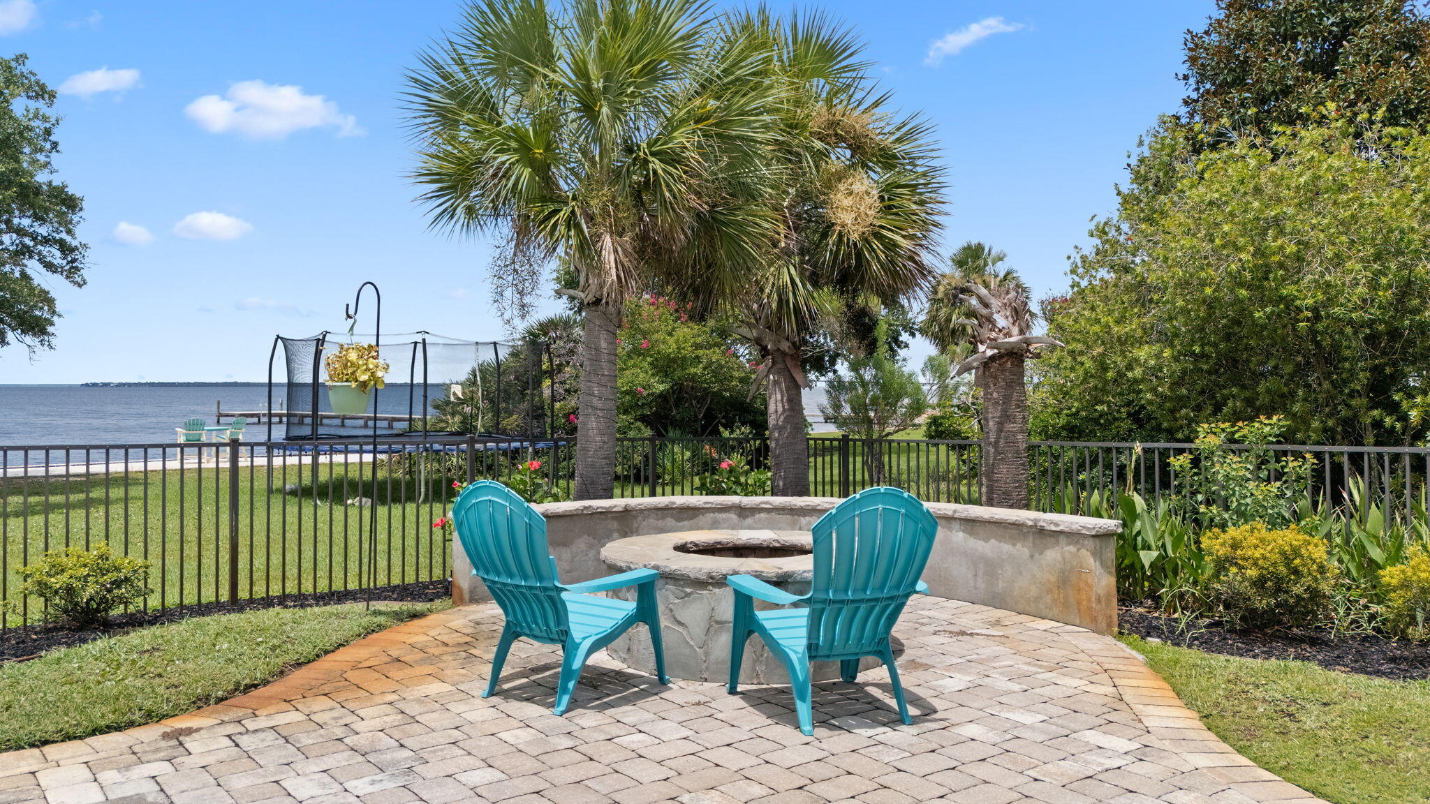 WHISPER BAY - Residential