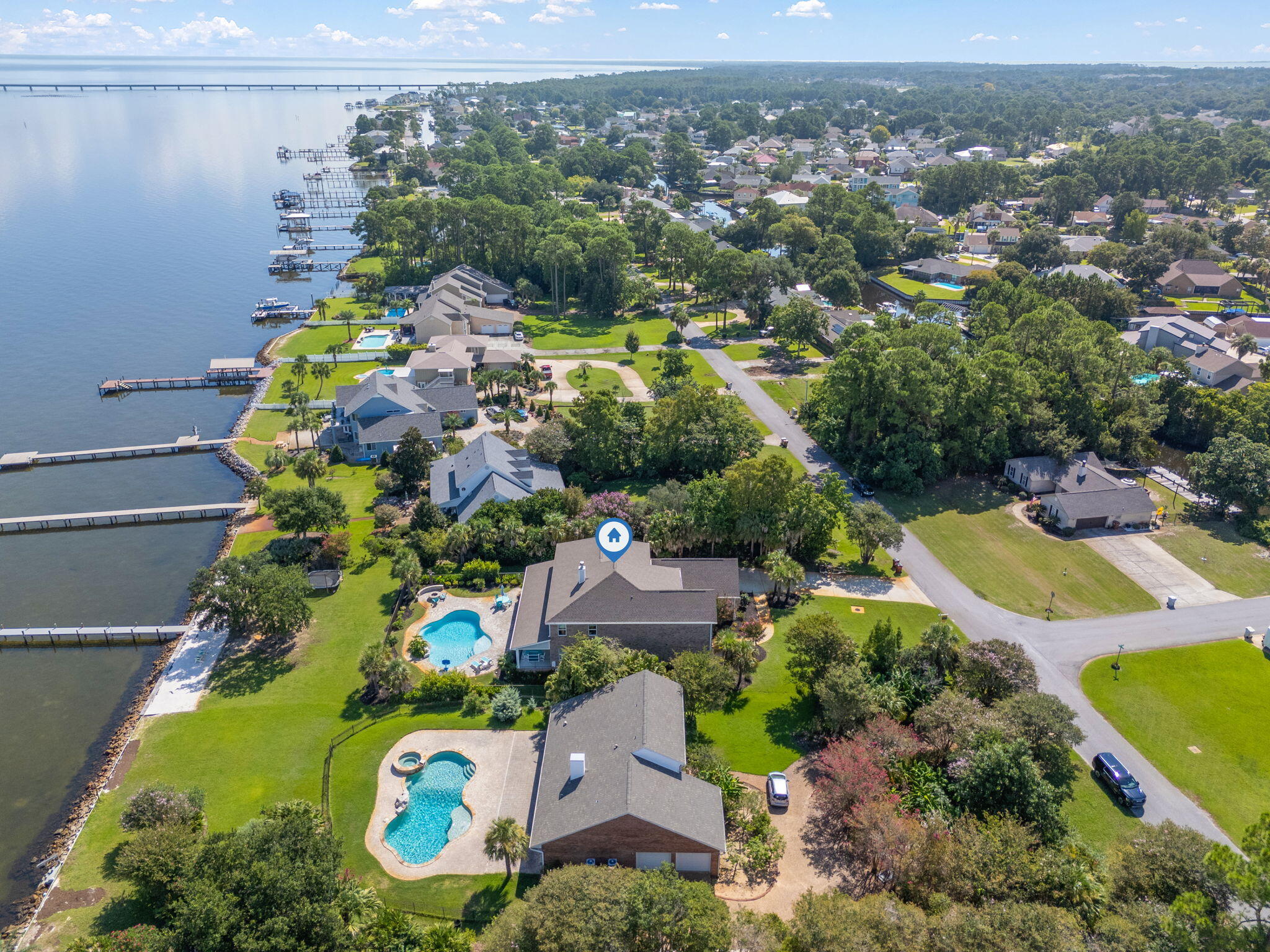 WHISPER BAY - Residential