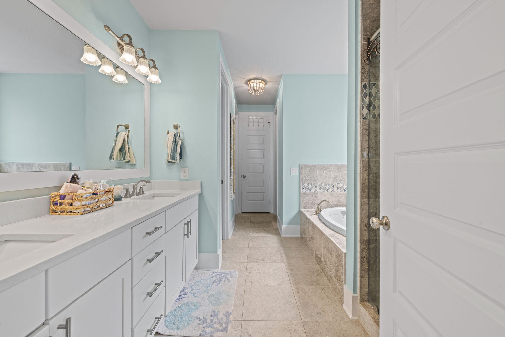 WHISPER BAY - Residential