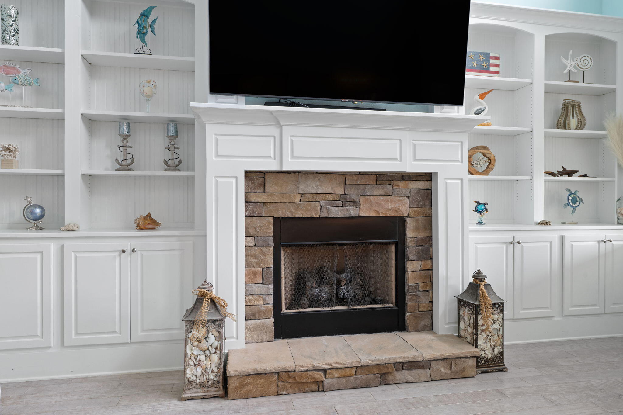 WHISPER BAY - Residential