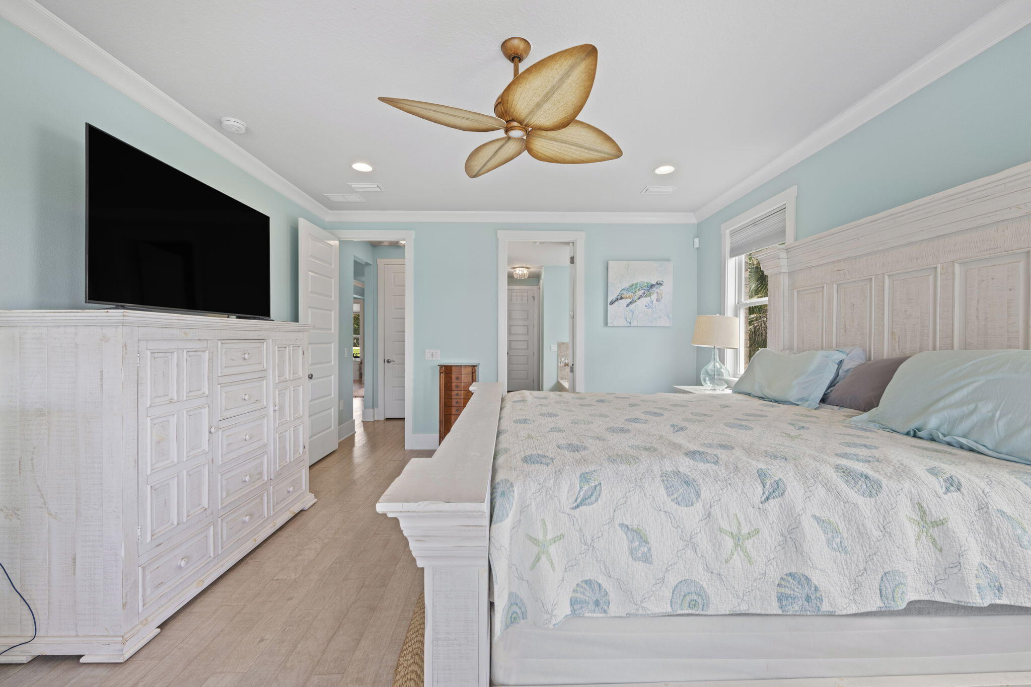 WHISPER BAY - Residential