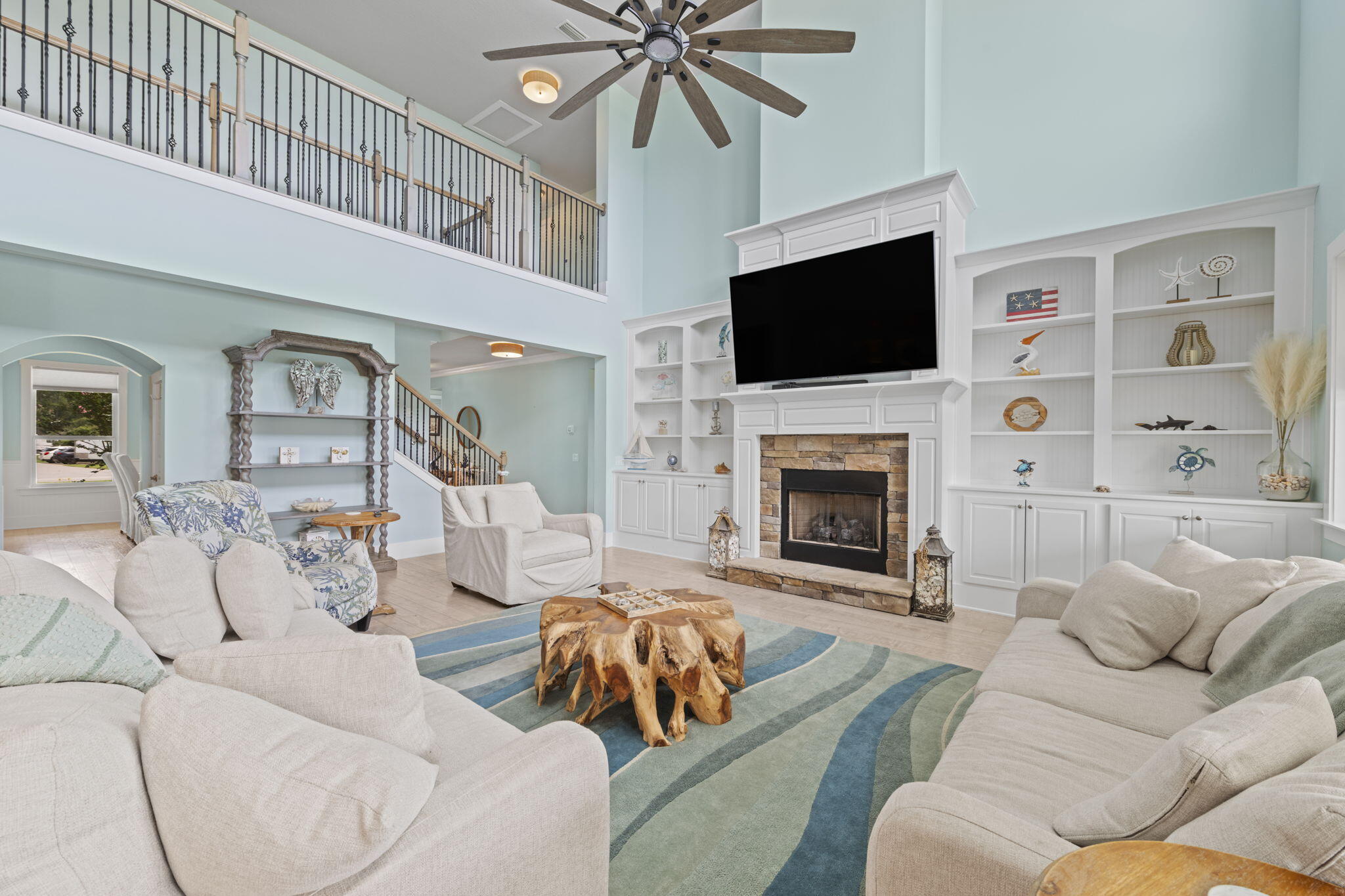 WHISPER BAY - Residential