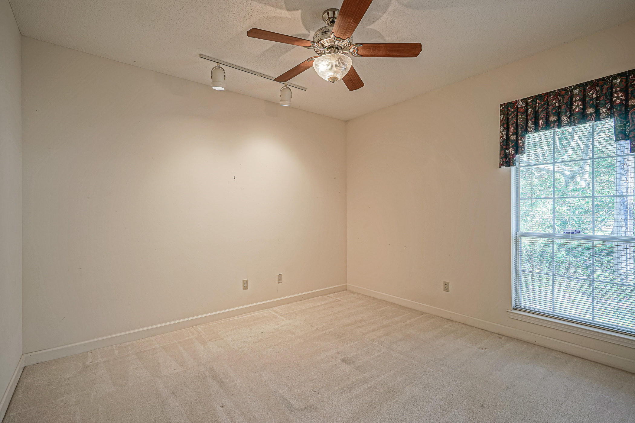 BAYOU POQUITO - Residential