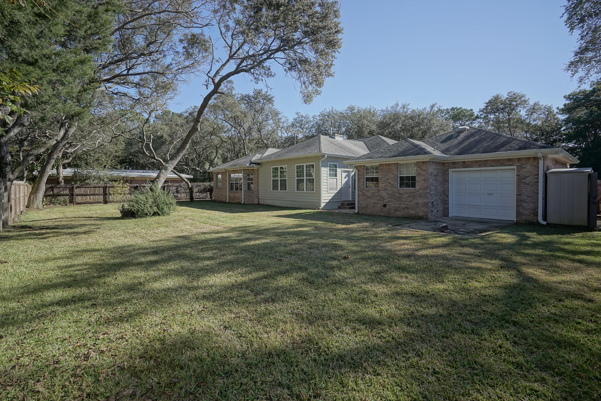 BAYOU POQUITO - Residential
