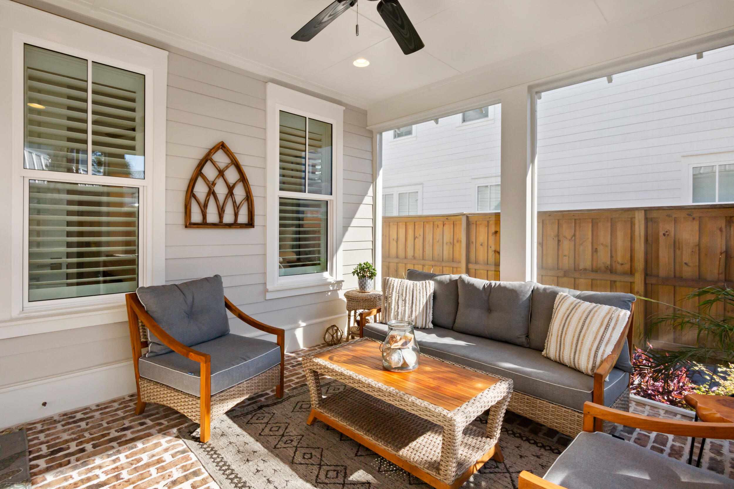 FRANGISTA BEACH 2ND ADDN - Residential