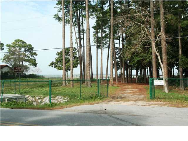 HOLIDAY SHORES ESTATES - Land