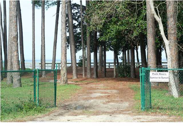 HOLIDAY SHORES ESTATES - Land