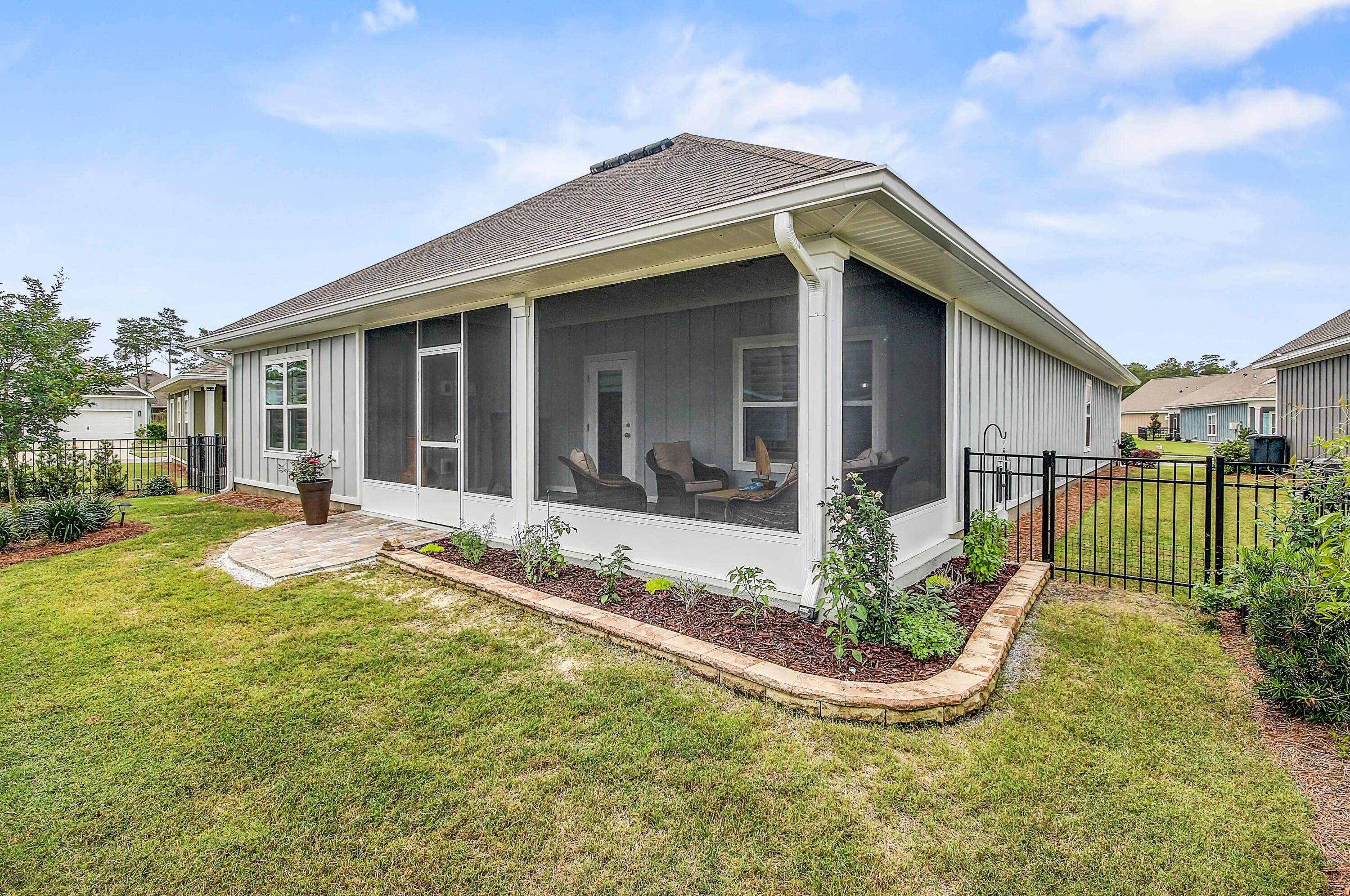 HAMMOCK BAY - Residential