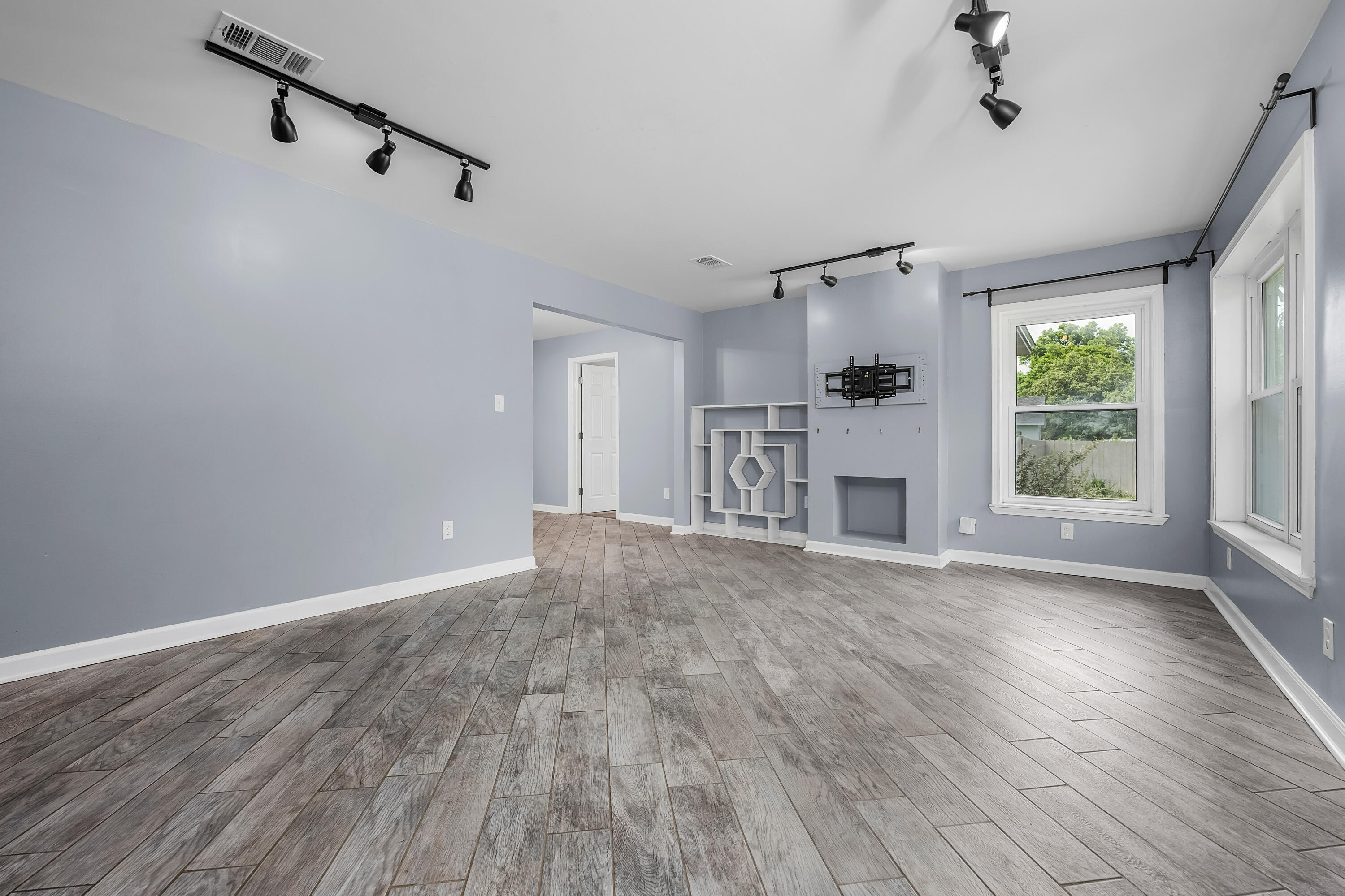 NO RECORDED SUBDIVISION - Residential