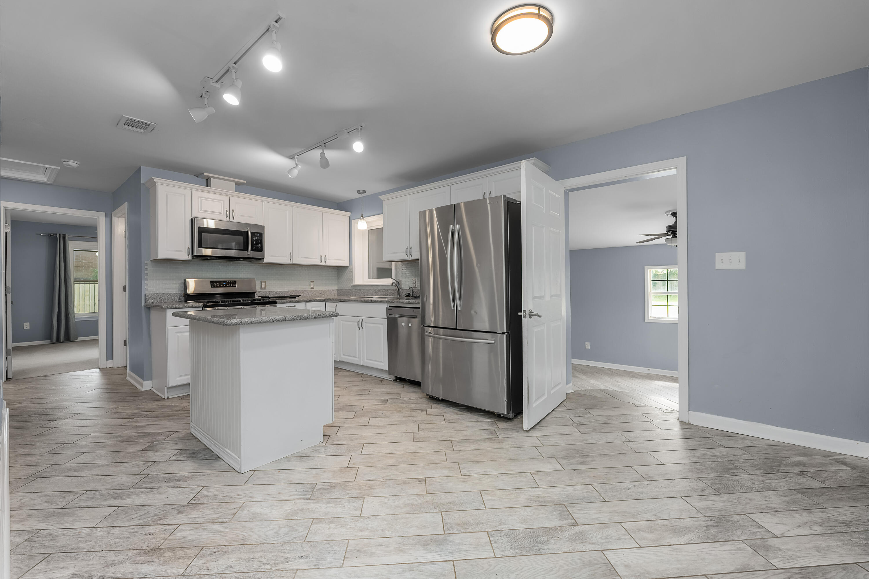 NO RECORDED SUBDIVISION - Residential