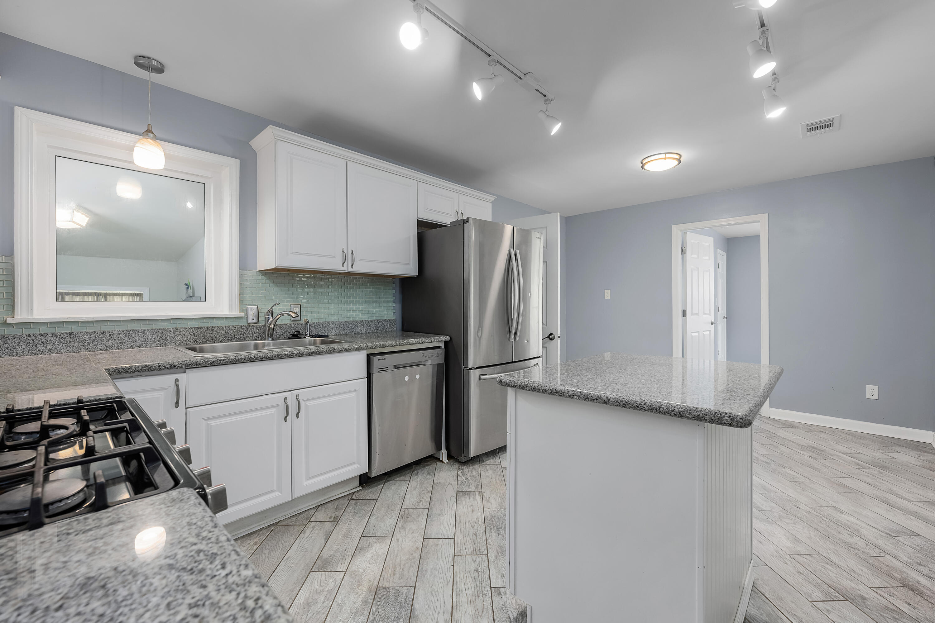 NO RECORDED SUBDIVISION - Residential