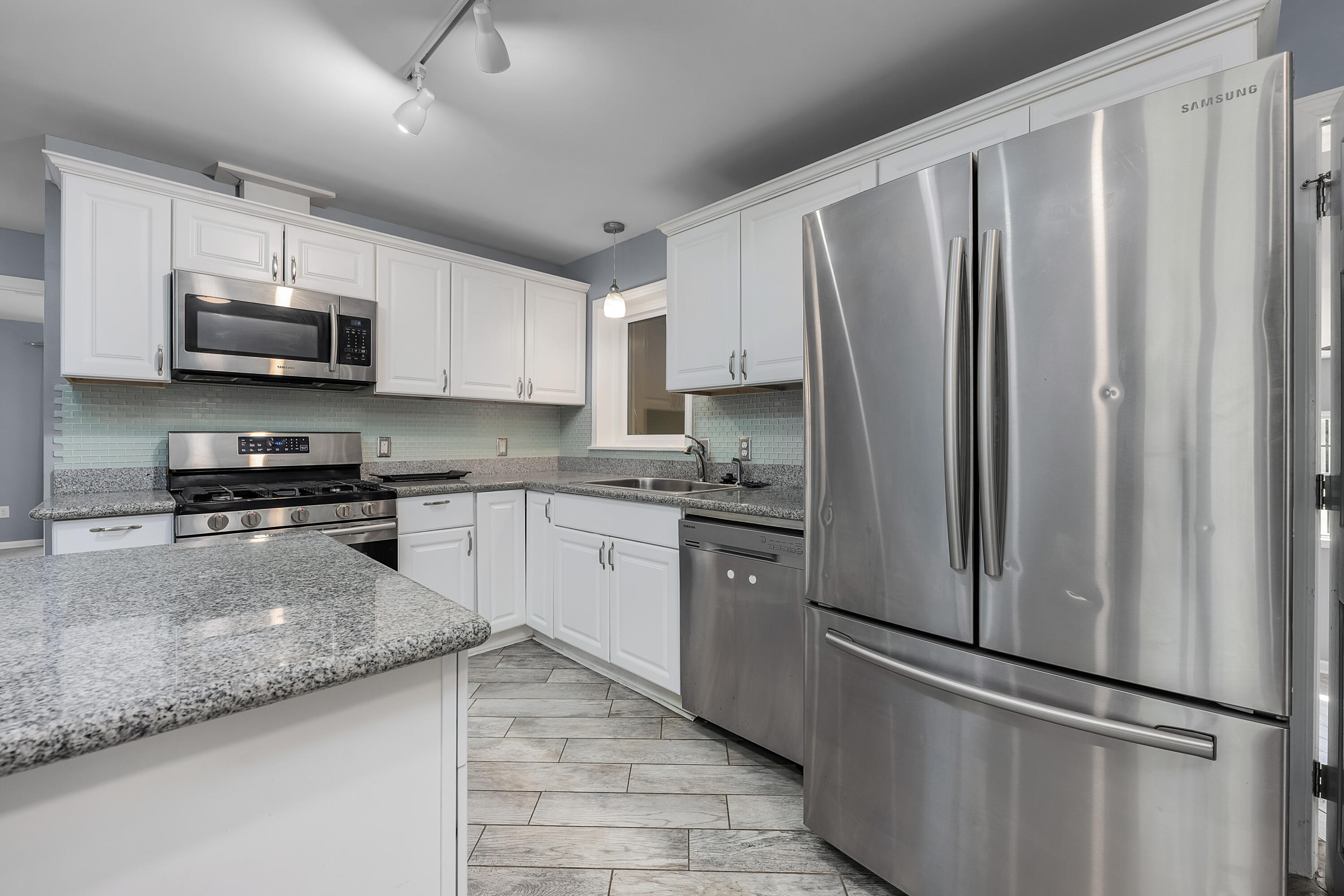 NO RECORDED SUBDIVISION - Residential