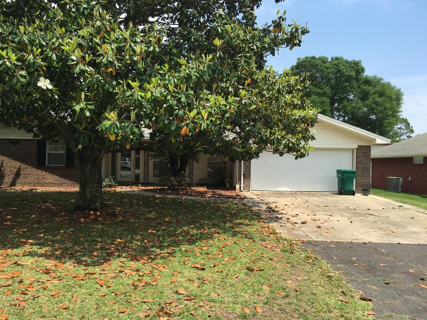 Short sale.Buyer to verify all pertinent information including square footage and lot dimensions. Property to be sold as is.