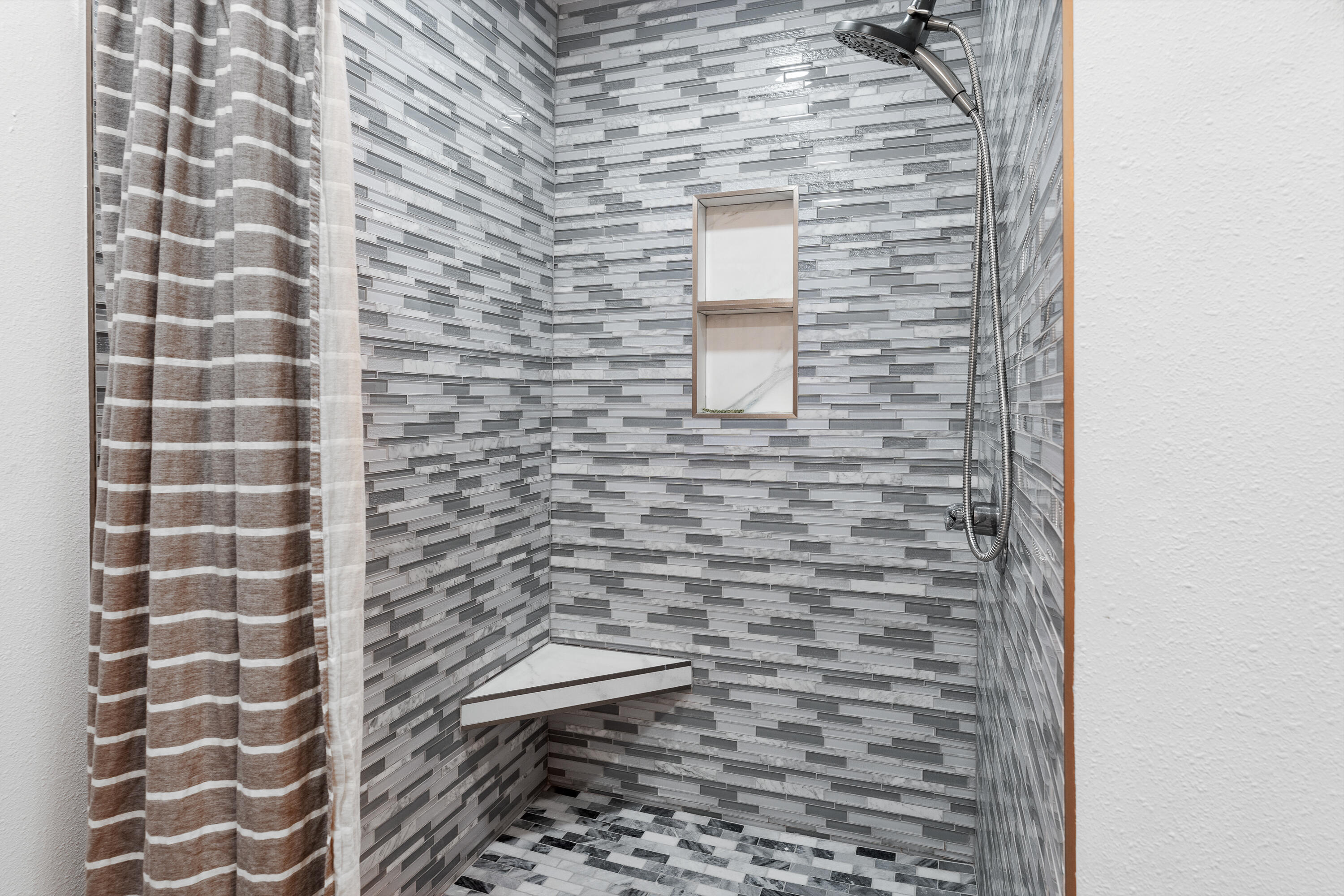 CALHOUN S/D DESTIN NW150 FT OF LOTS 35 & 36 BLK D LESS & EX NW75 FT SOLD - Residential