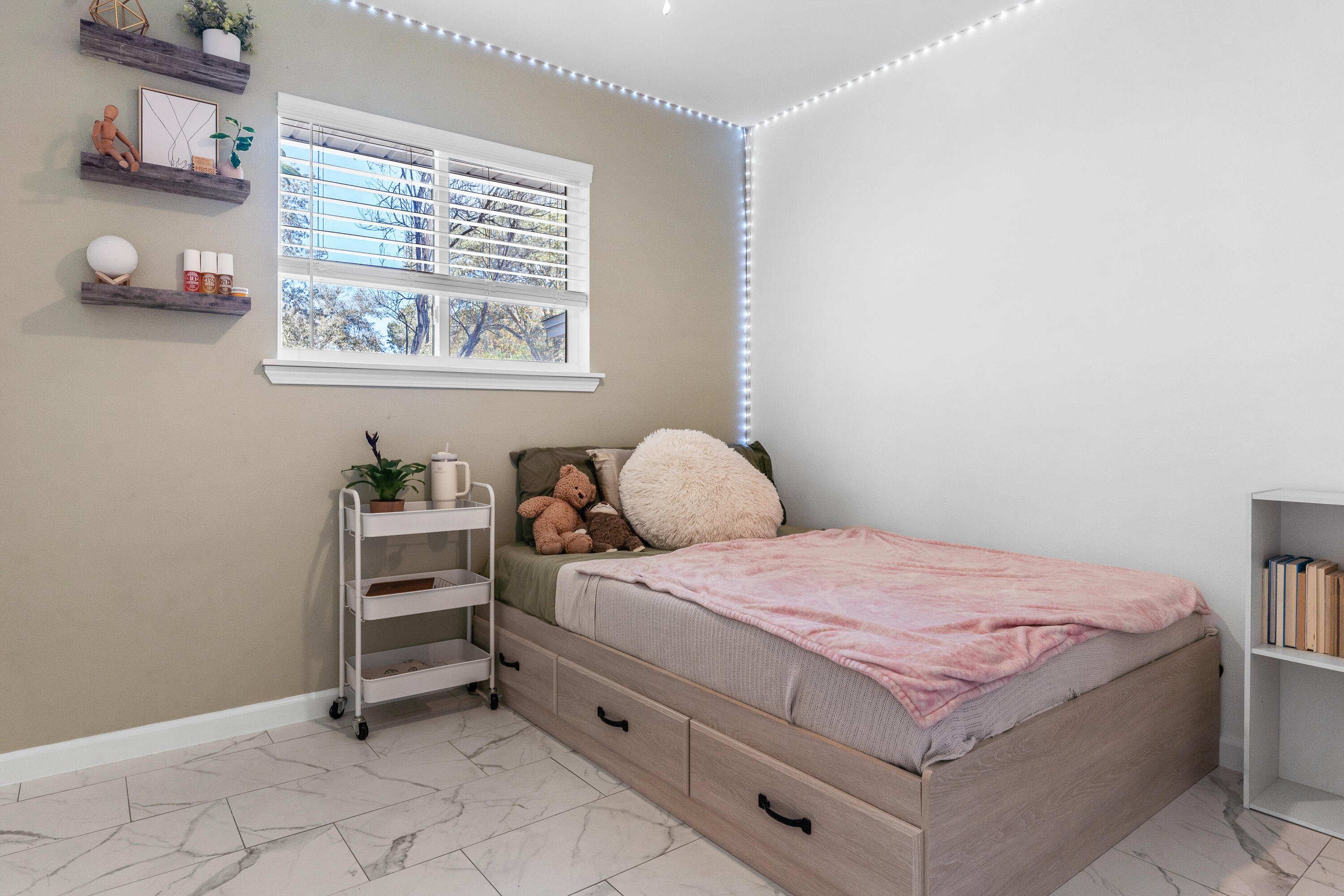 CALHOUN S/D DESTIN NW150 FT OF LOTS 35 & 36 BLK D LESS & EX NW75 FT SOLD - Residential