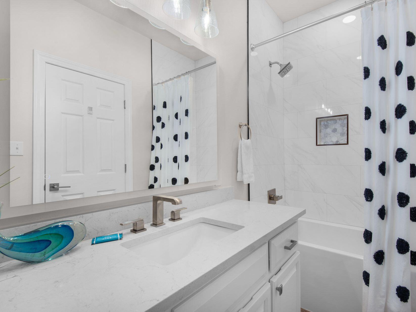 HIDDEN DUNES BEACH VILLAS - Residential