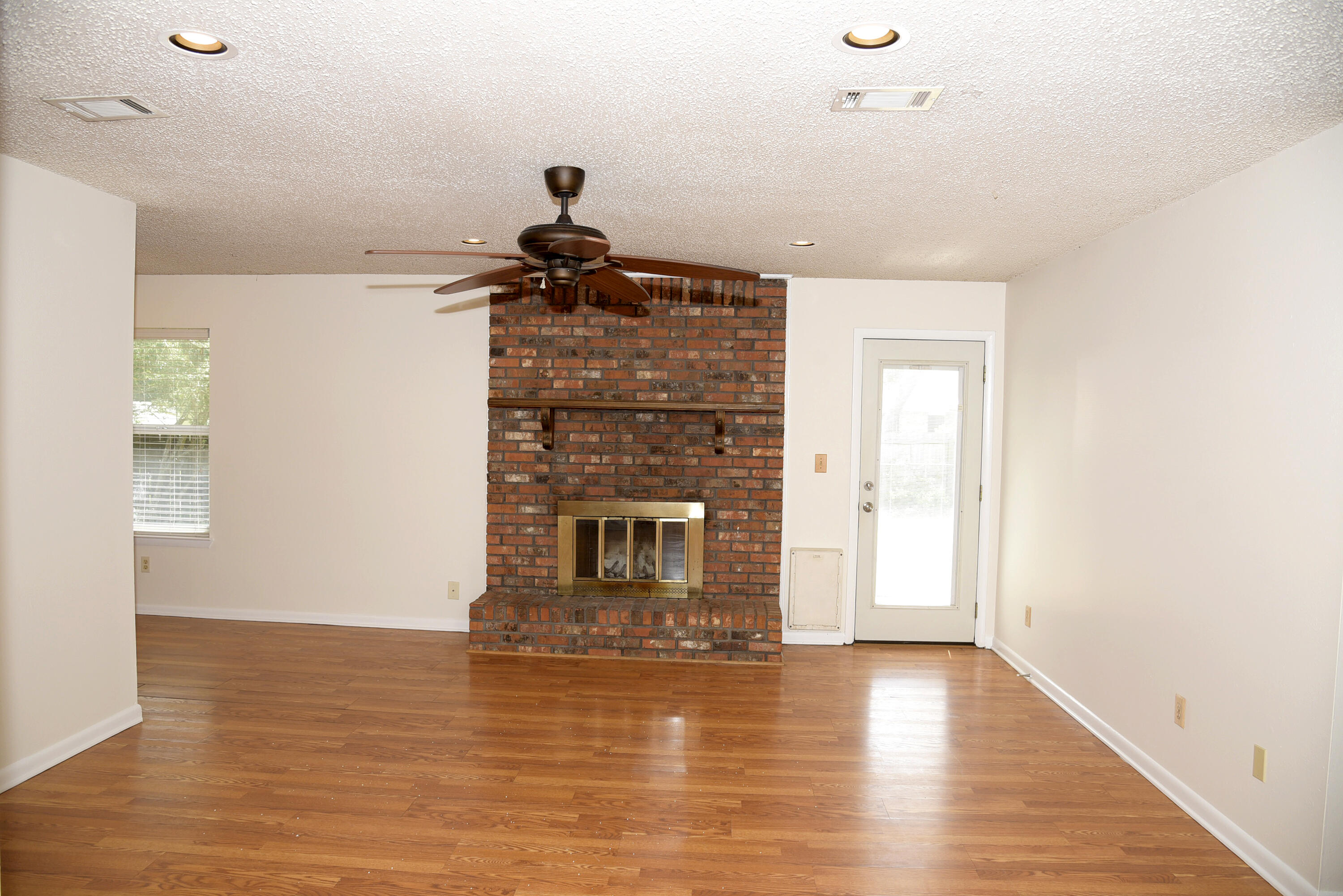 CREEKSIDE 2 - Residential Lease