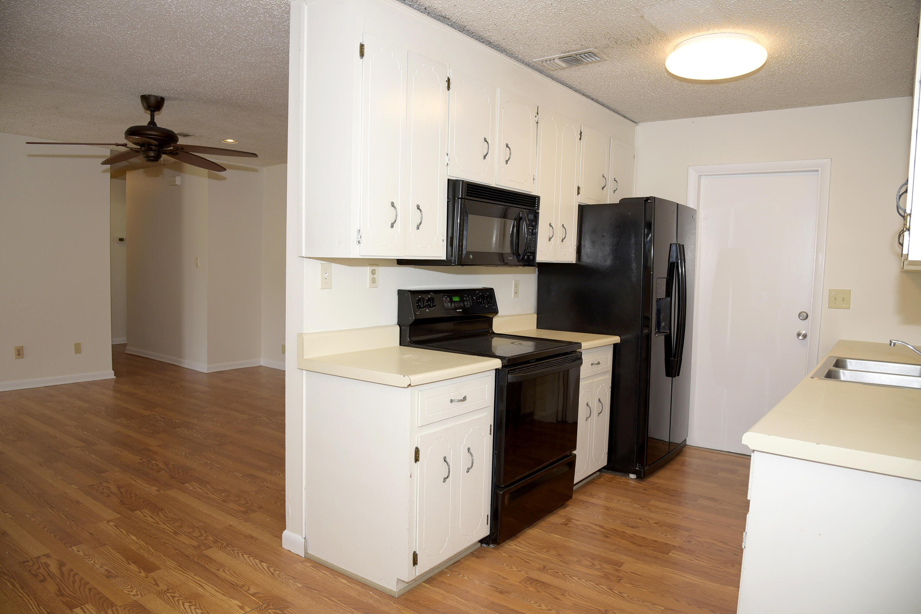 CREEKSIDE 2 - Residential Lease