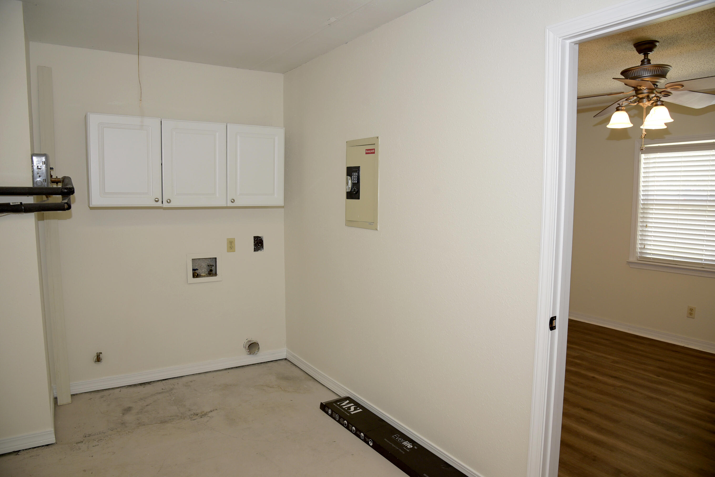 CREEKSIDE 2 - Residential Lease