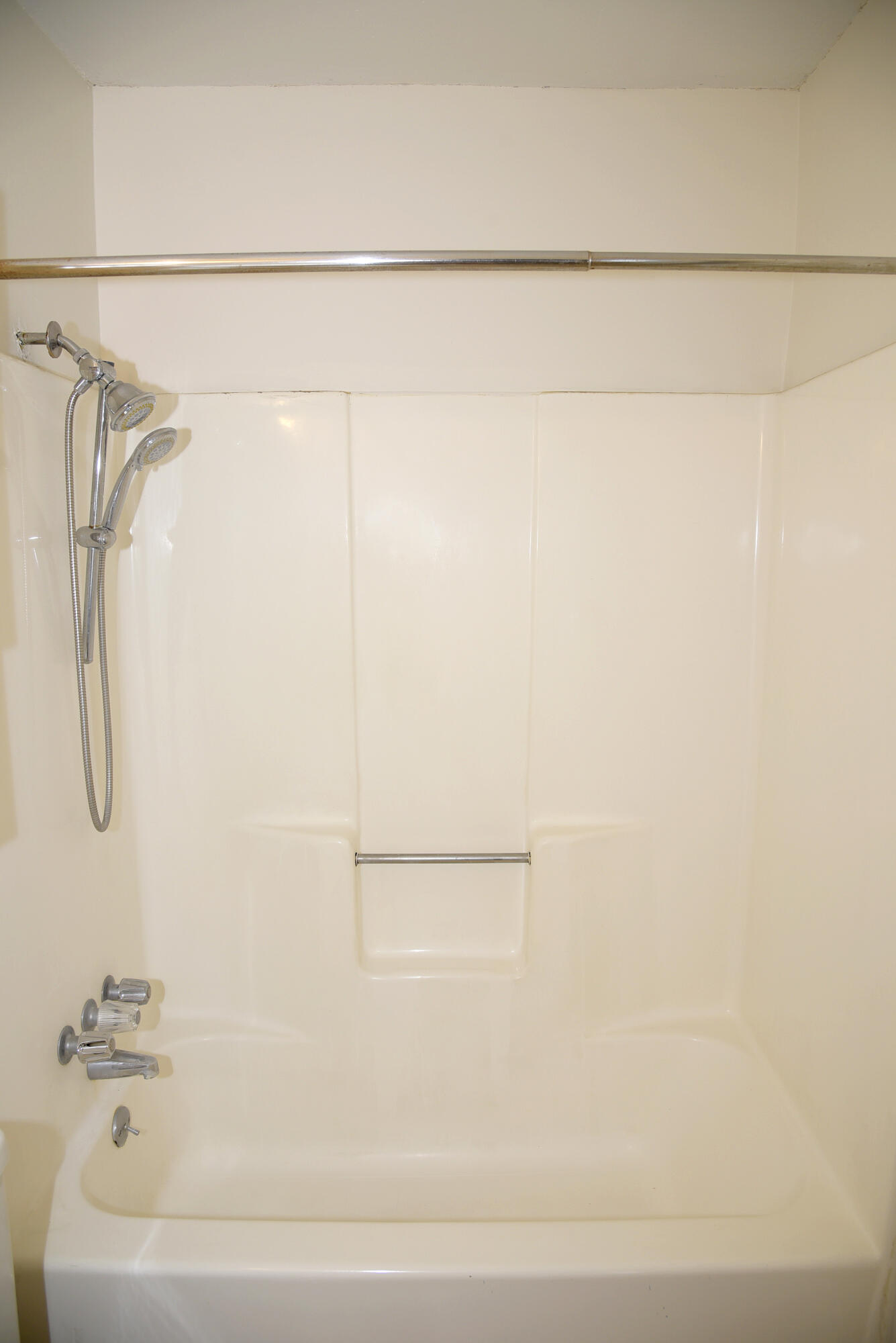 CREEKSIDE 2 - Residential Lease