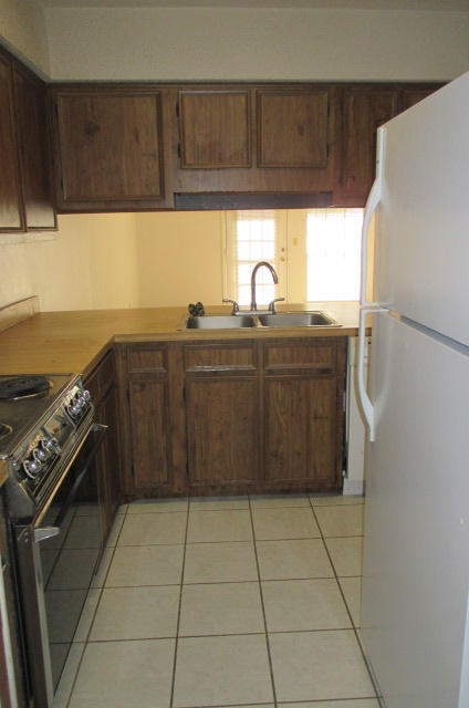 CLASSIC MANOR - Residential Lease