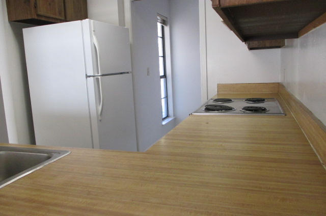 CLASSIC MANOR - Residential Lease