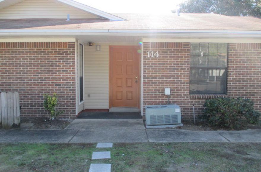 Cute townhouse in quiet location walking distance to Publix shopping center, 2 large bedrooms with with 2 full baths.  Inside washer and dryer connections.  New flooring and paint.