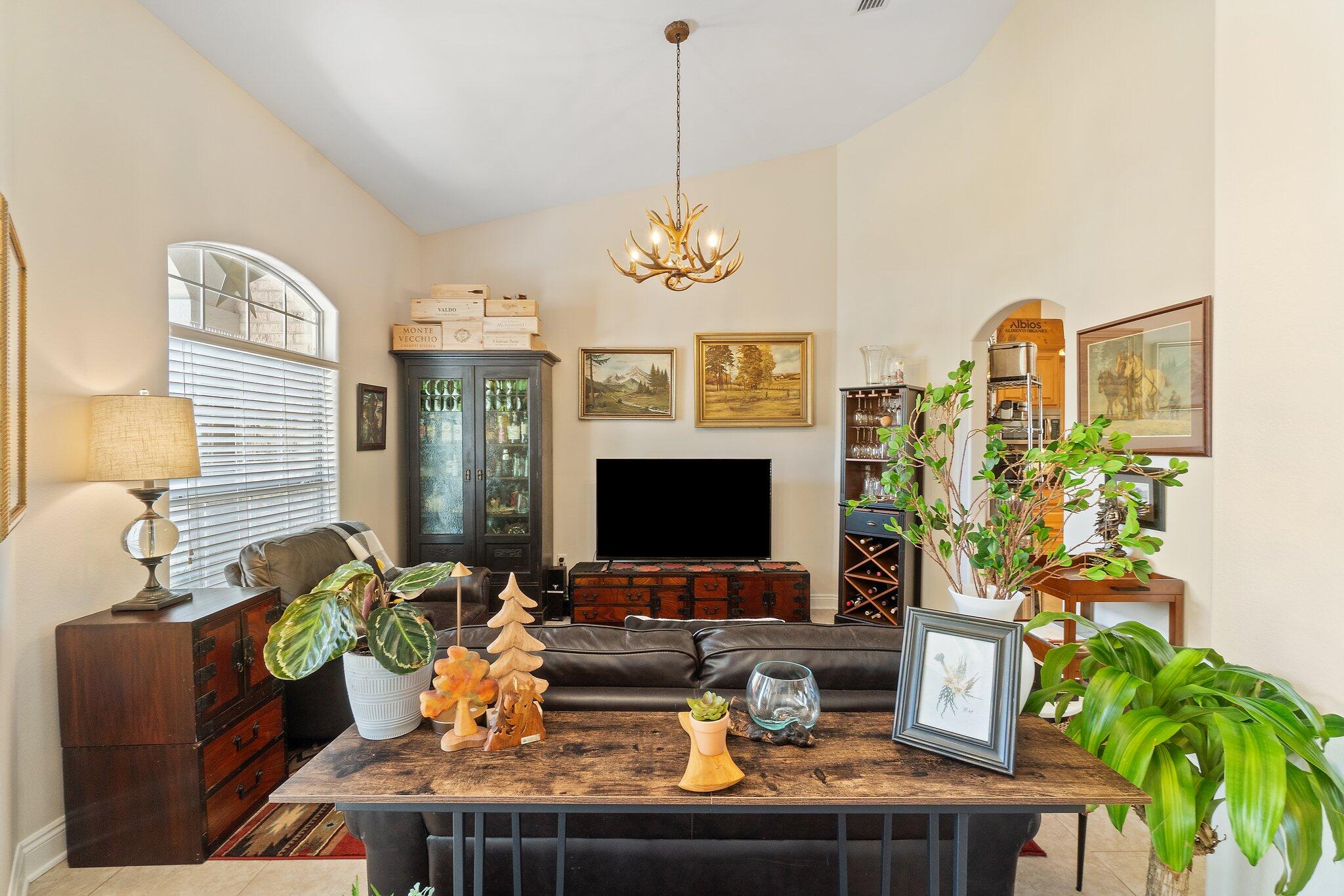 HOLLEY BY THE SEA - Residential
