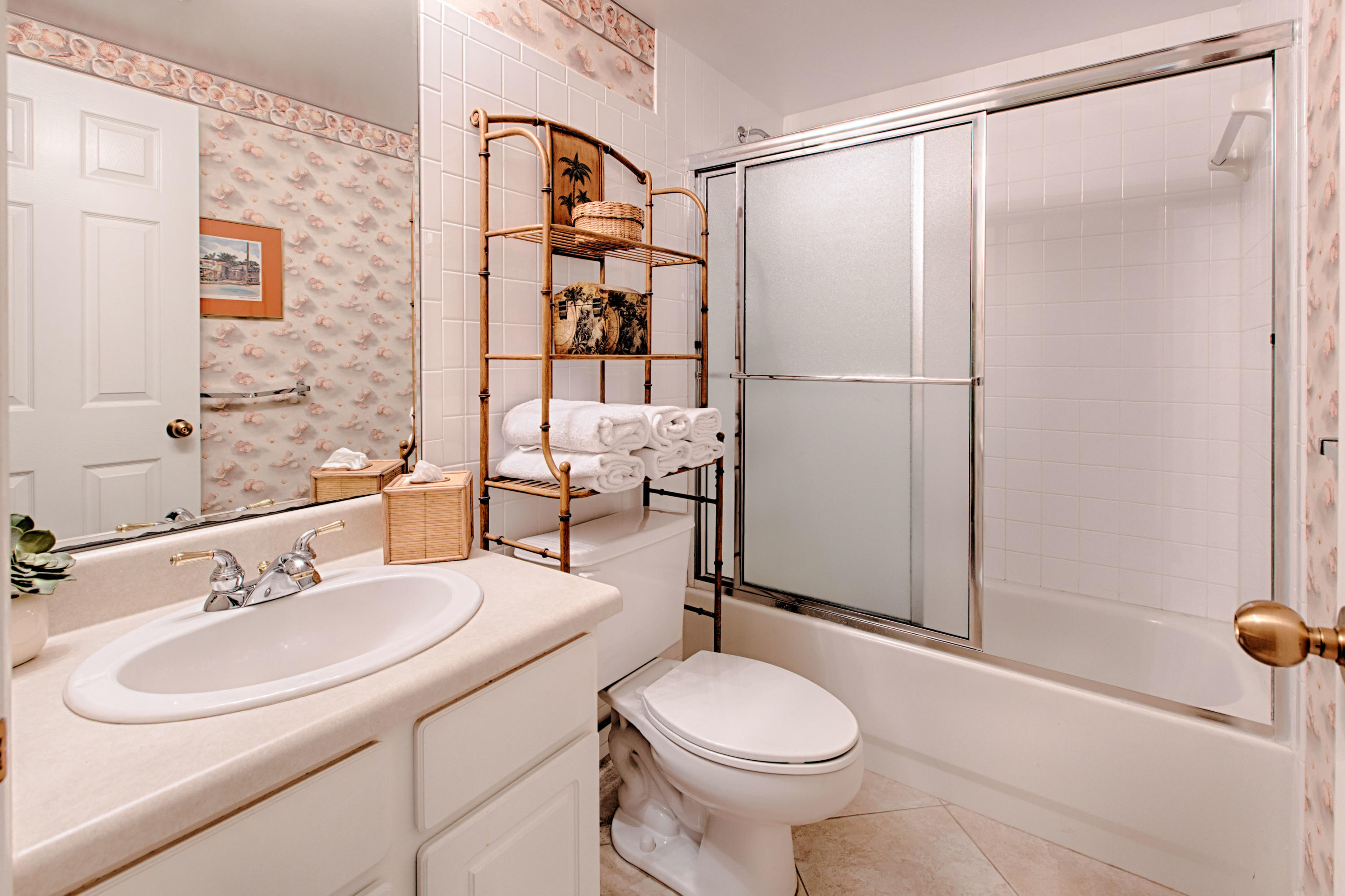 JADE EAST TOWERS CONDO - Residential