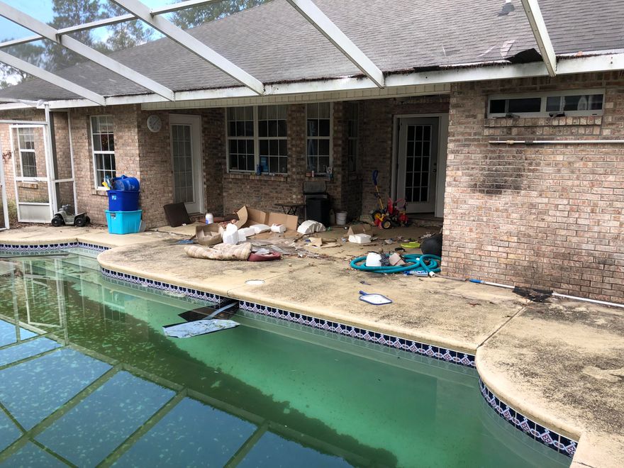 Short Sale. Buyer to verify all pertinent information including square footage and lot dimensions. Property to be sold as is.