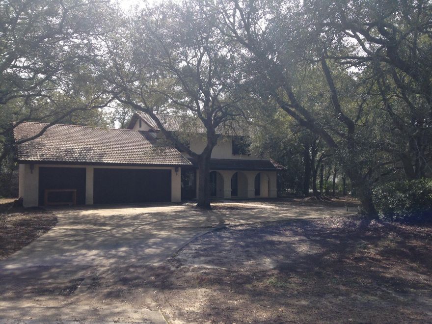 Love it or List it!!Never been on the market!!!House needs some love and it would be a wonderful family home. large corner lot with circular driveway, level back yard, 3 car garage .Lots of potential for a growing family with space for all their toys. A true diamond in the rough for the right family.