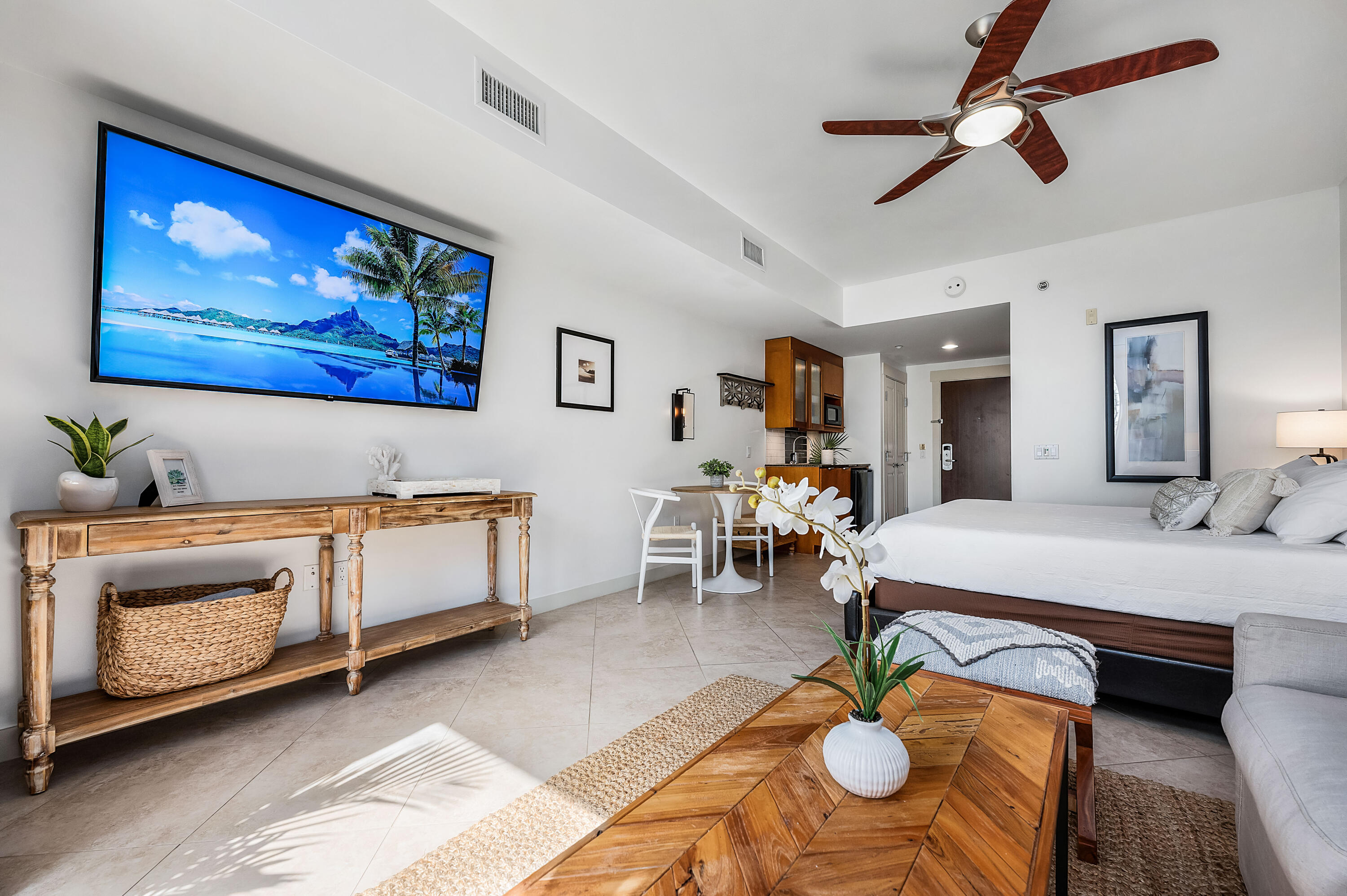 BAHIA CONDO - Residential