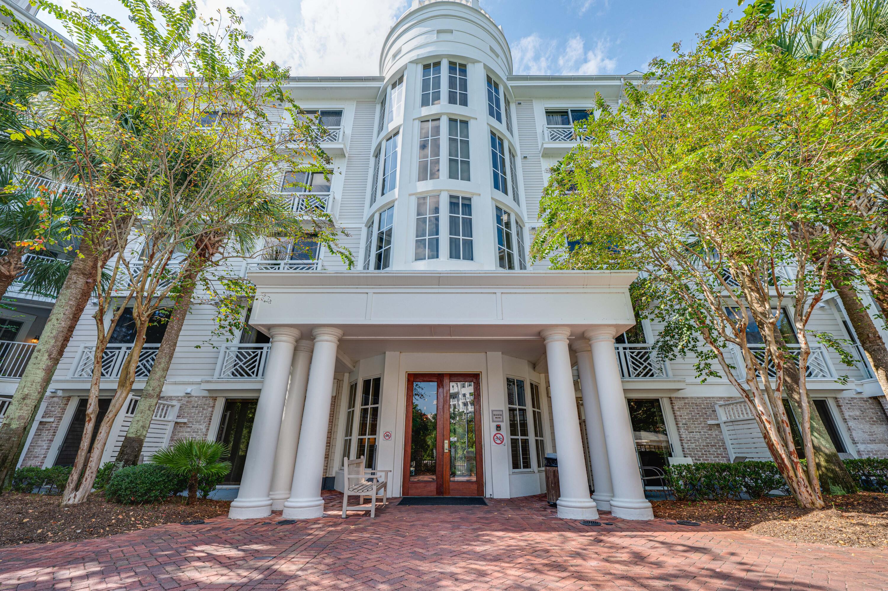 BAHIA CONDO - Residential