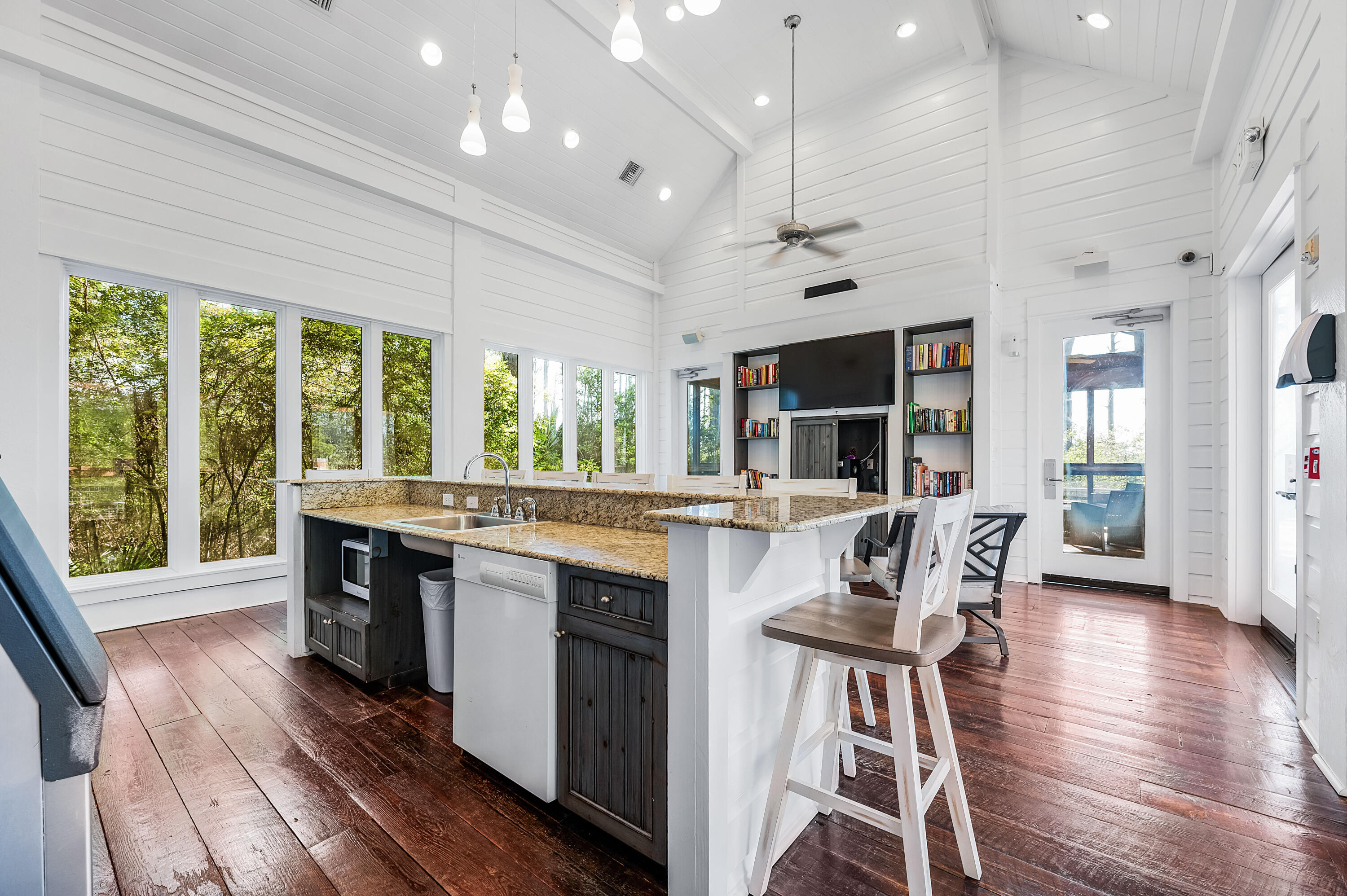 BAHIA CONDO - Residential