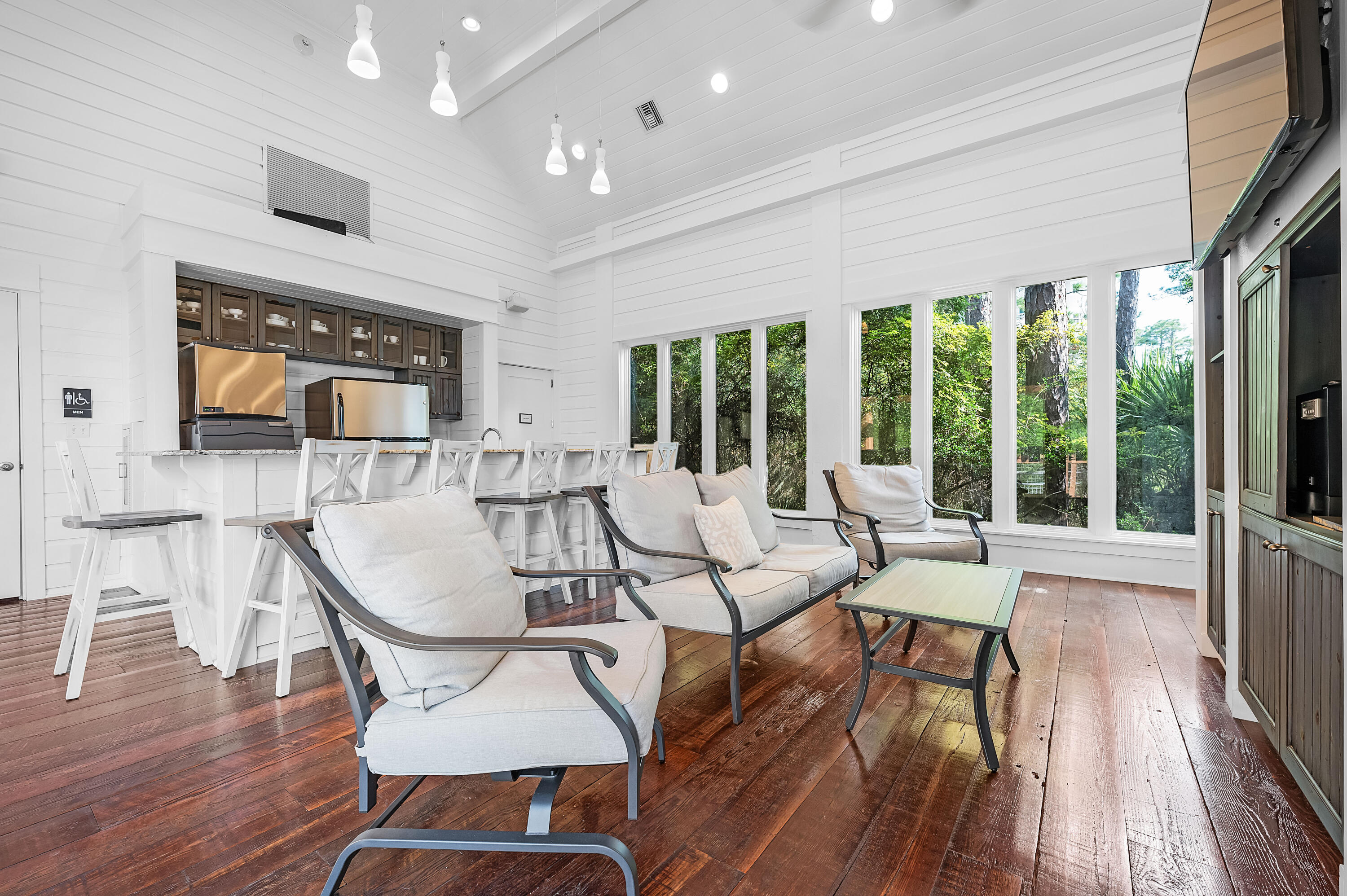 BAHIA CONDO - Residential