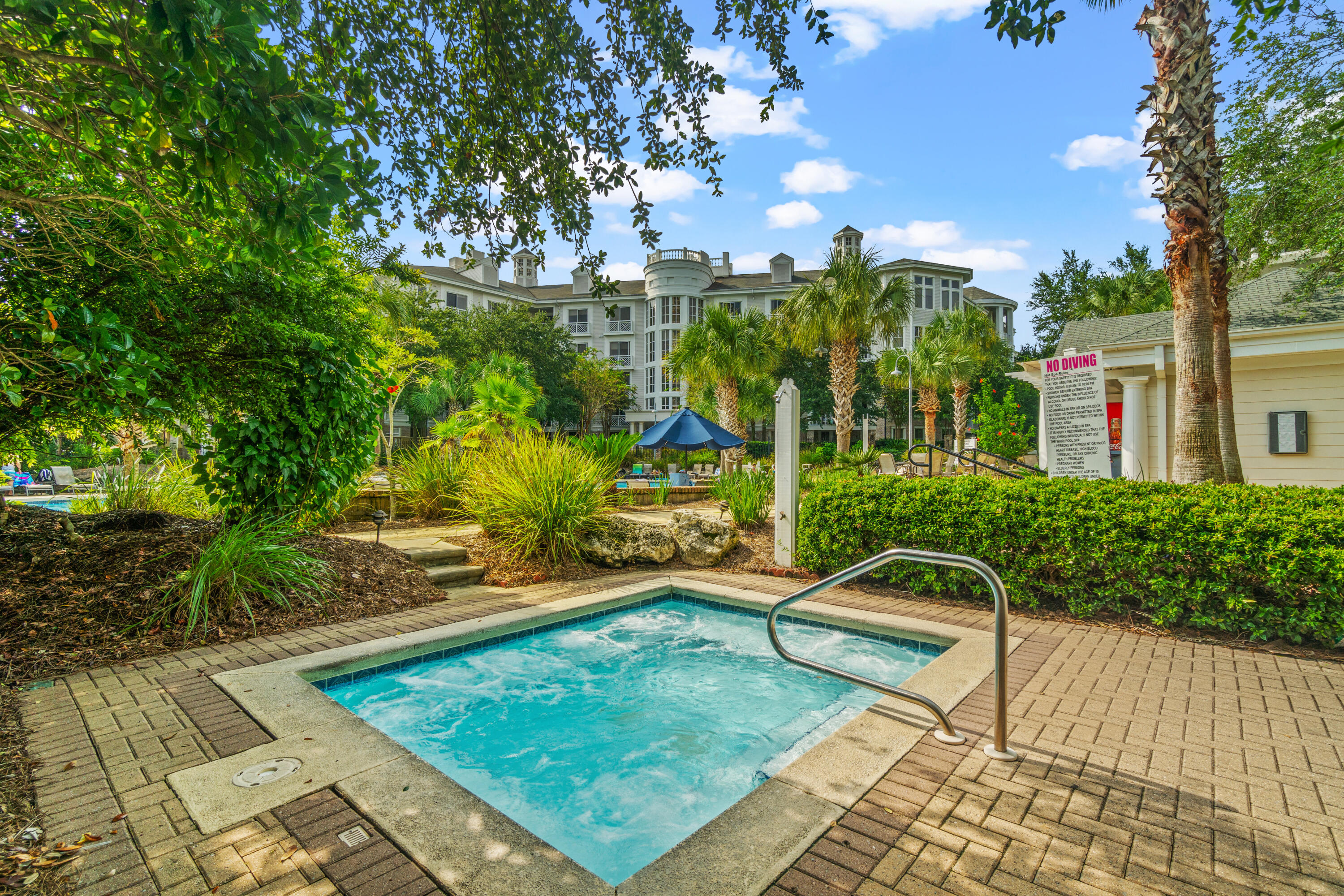 BAHIA CONDO - Residential