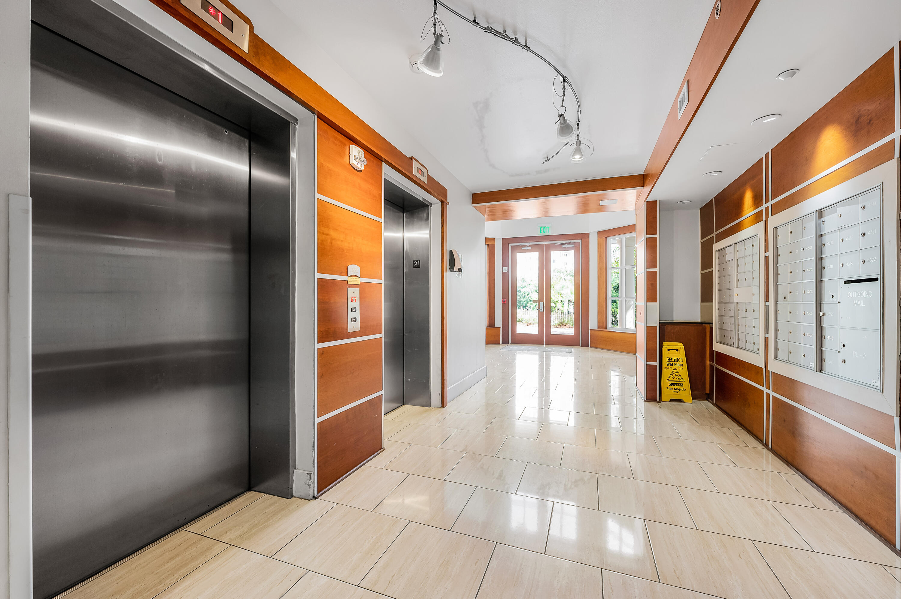 BAHIA CONDO - Residential