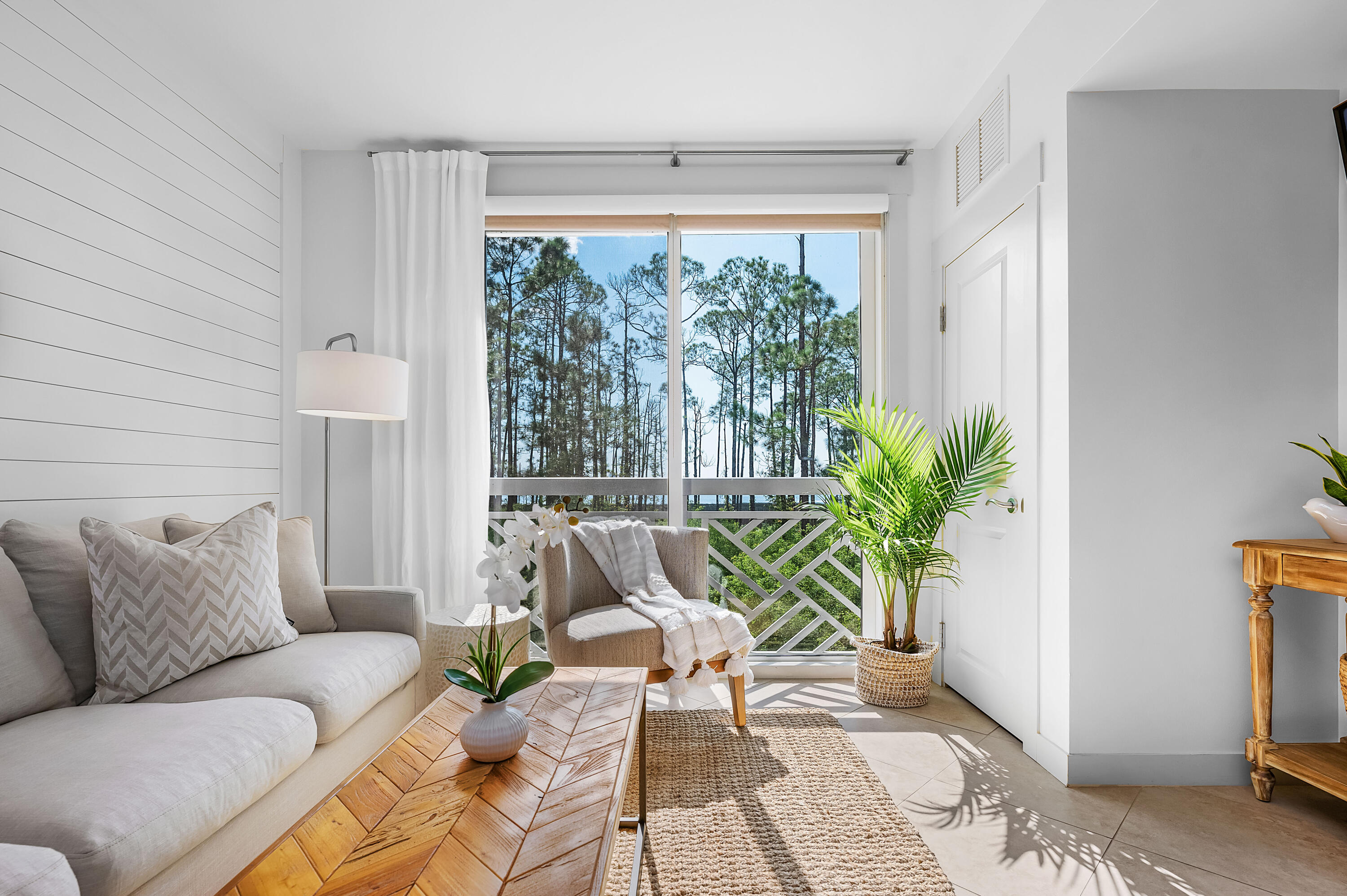 BAHIA CONDO - Residential