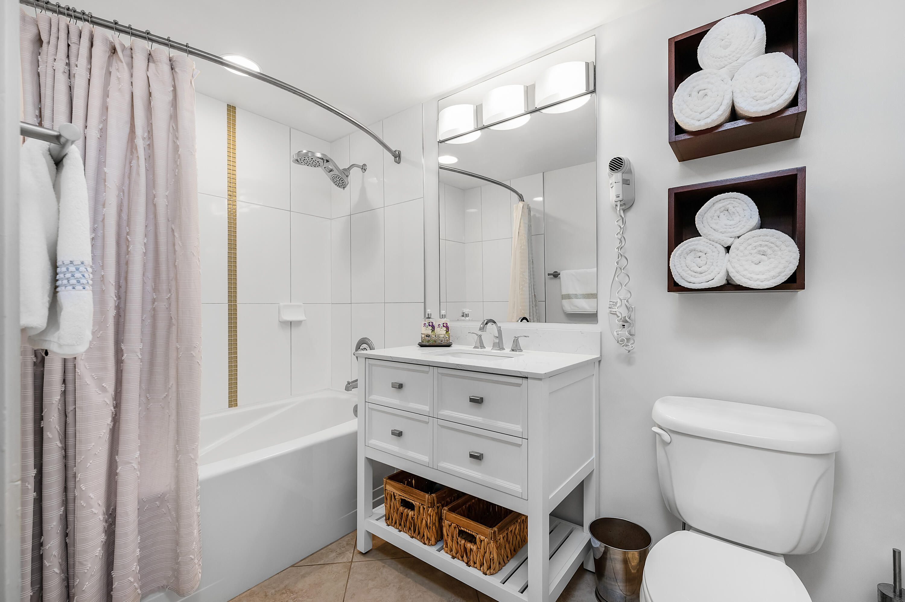 BAHIA CONDO - Residential