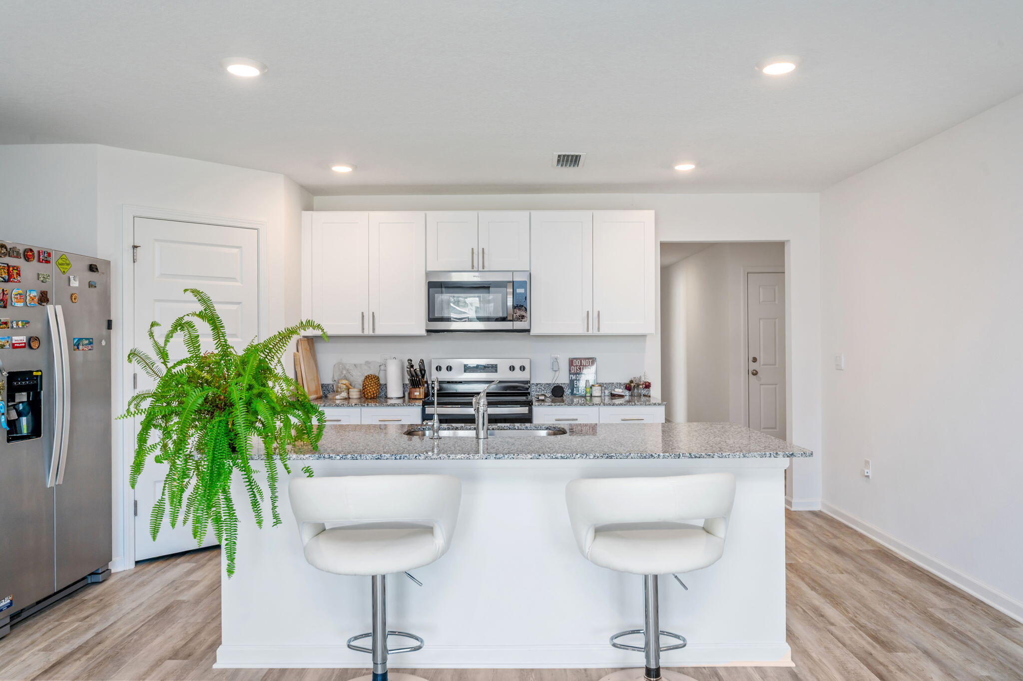 RIVERWALK PH I - Residential Lease