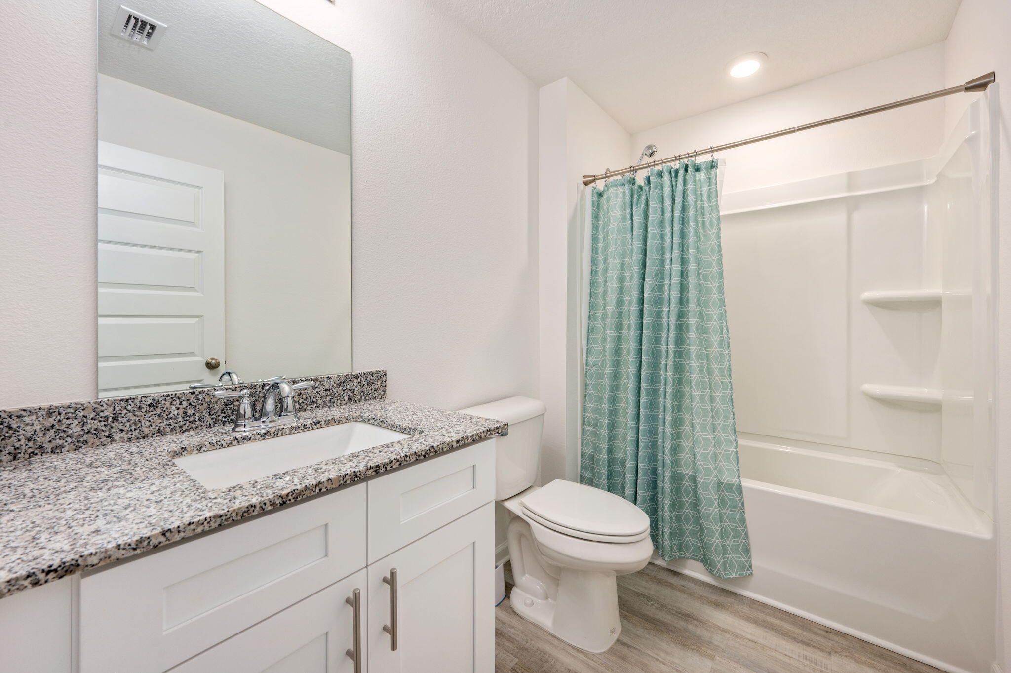 RIVERWALK PH I - Residential Lease