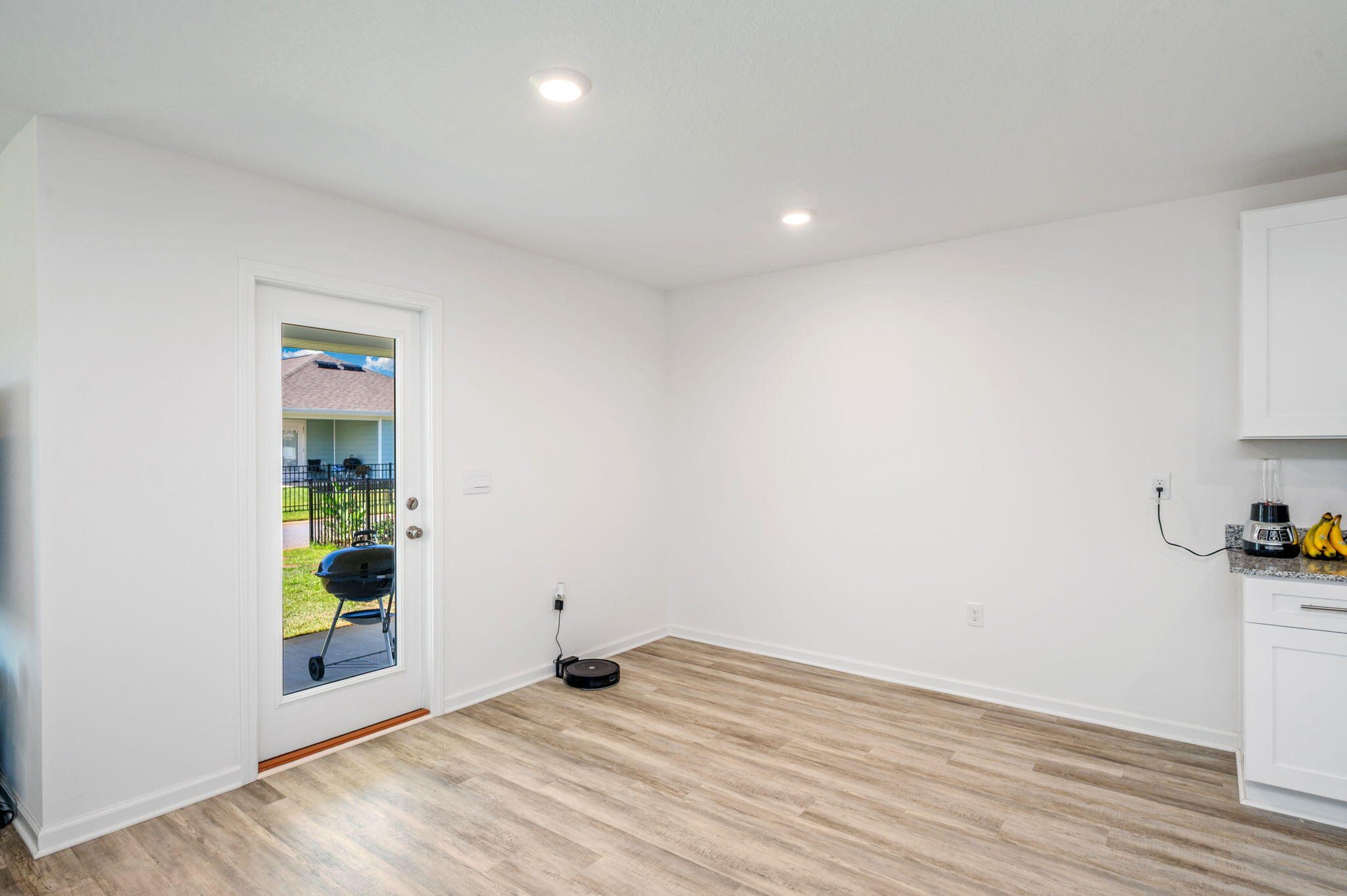 RIVERWALK PH I - Residential Lease