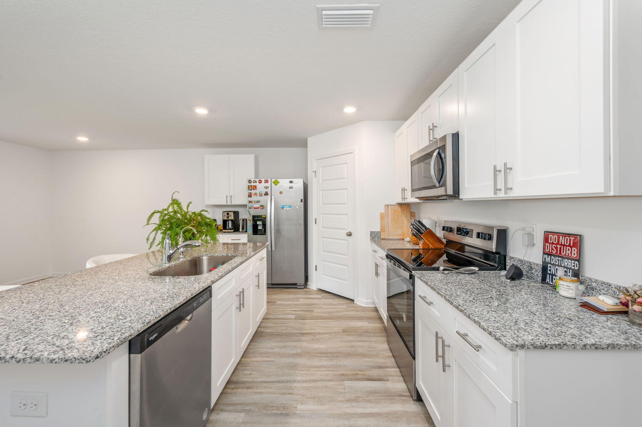 RIVERWALK PH I - Residential Lease